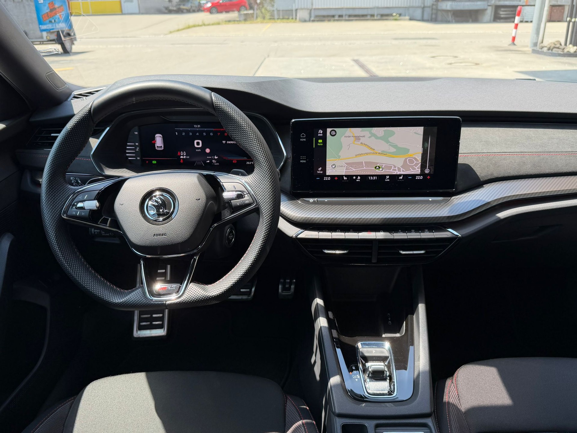 SKODA Octavia Combi 2.0 TSI DSG RS *Top Zustand**Top Ausstattung*-image-8