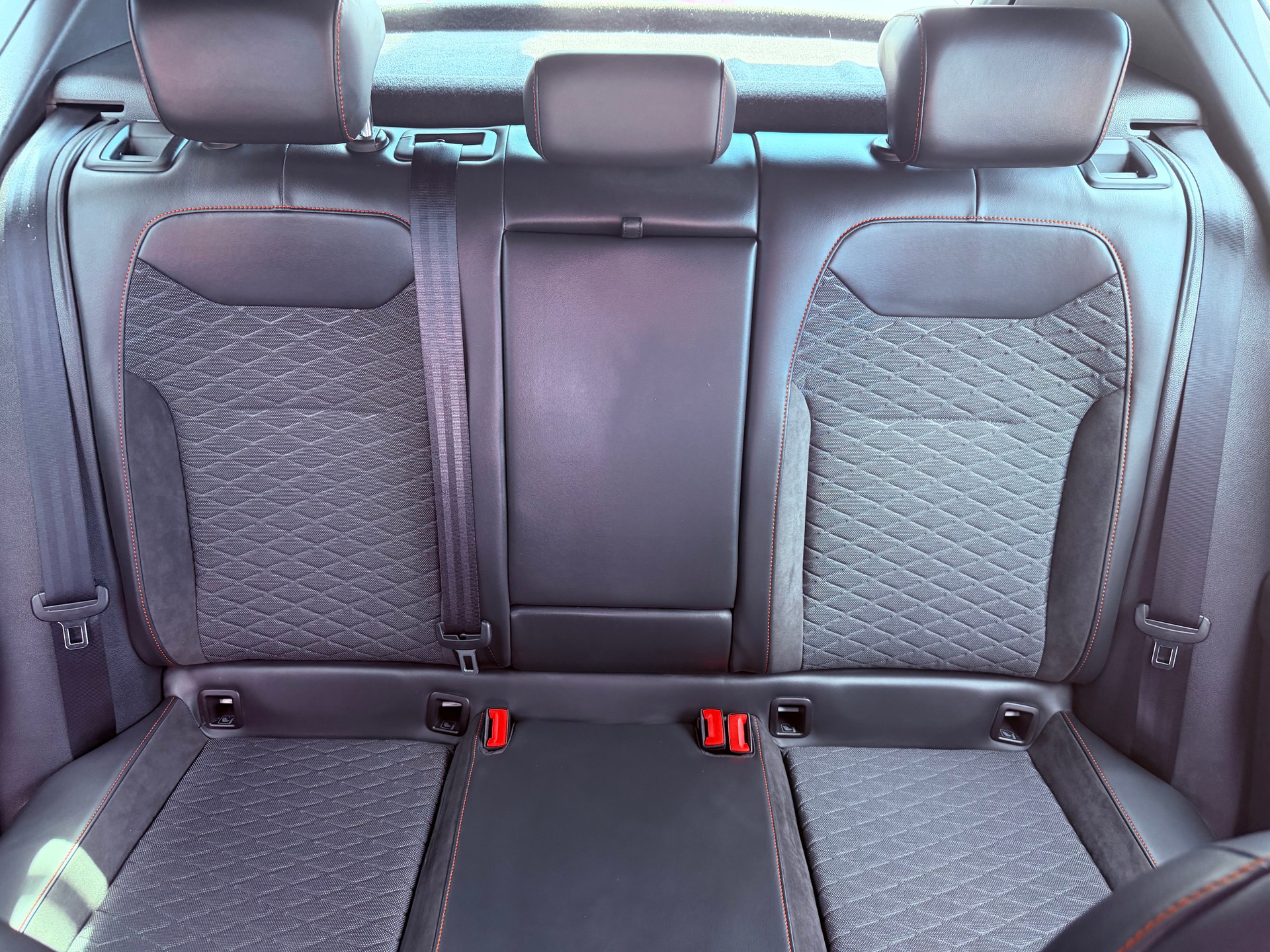 SEAT Ateca 2.0 TSI FR 4Drive DSG-image-15