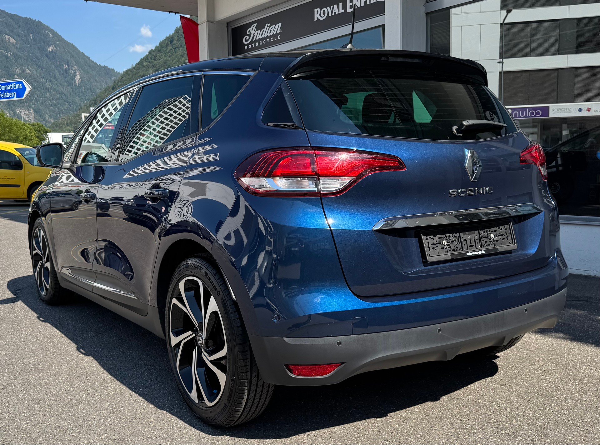 RENAULT Scénic 1.3 16V Turbo Intens-showroom-element-3