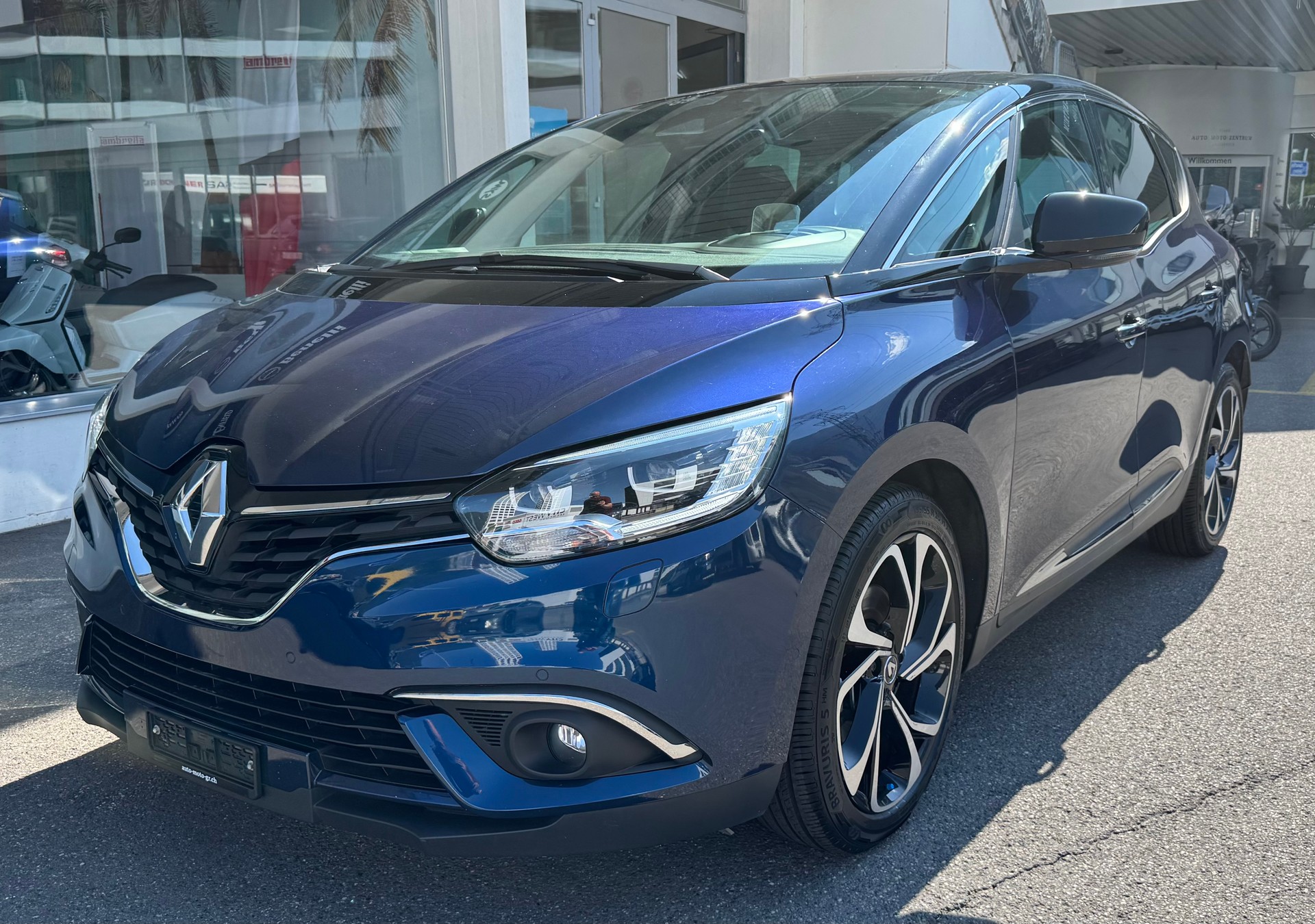 RENAULT Scénic 1.3 16V Turbo Intens-image-5