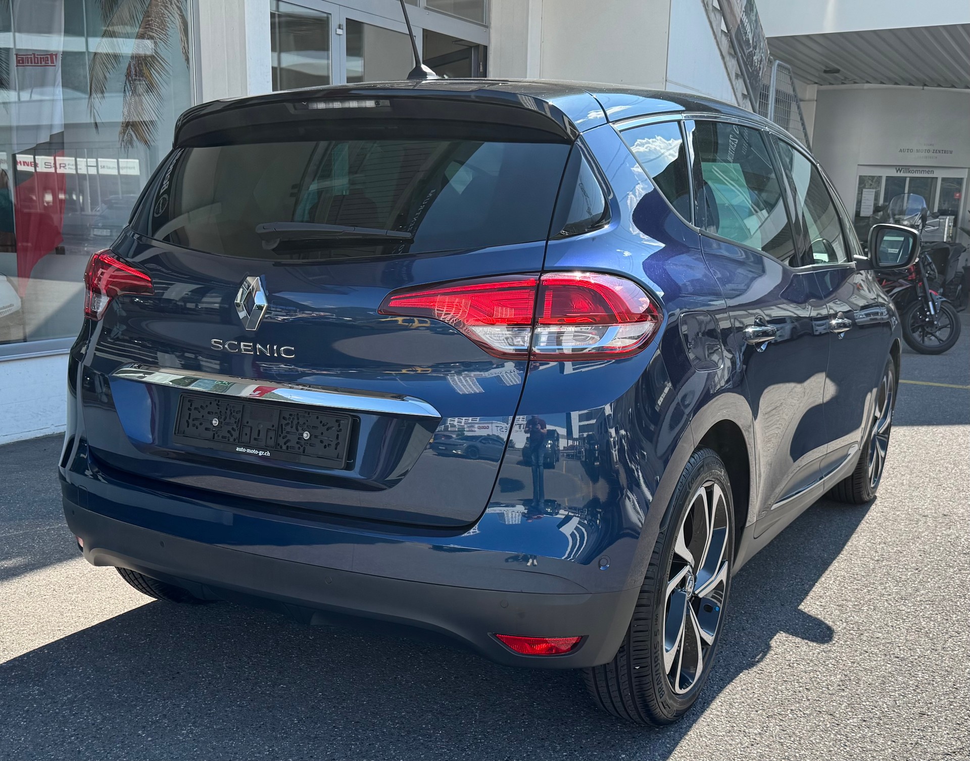RENAULT Scénic 1.3 16V Turbo Intens-image-4