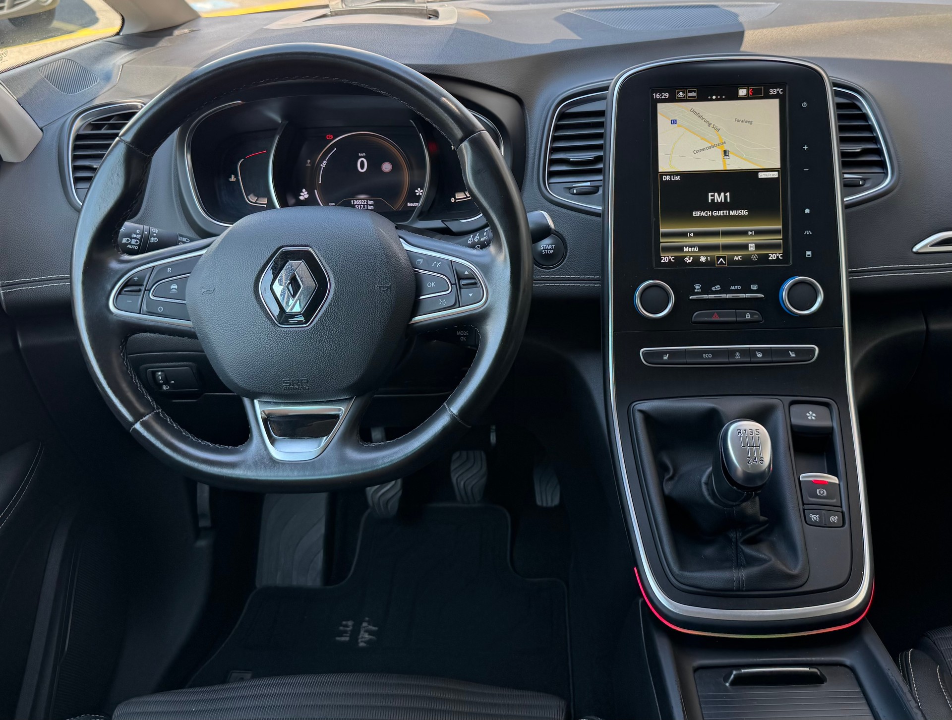 RENAULT Scénic 1.3 16V Turbo Intens-image-11