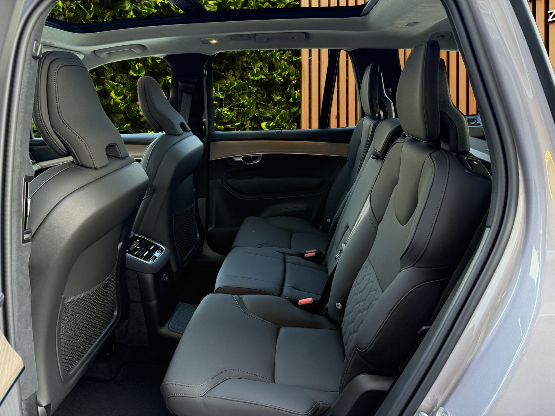 VOLVO XC90 2.0 T8 TE Ultra Dark eAWD-image-14