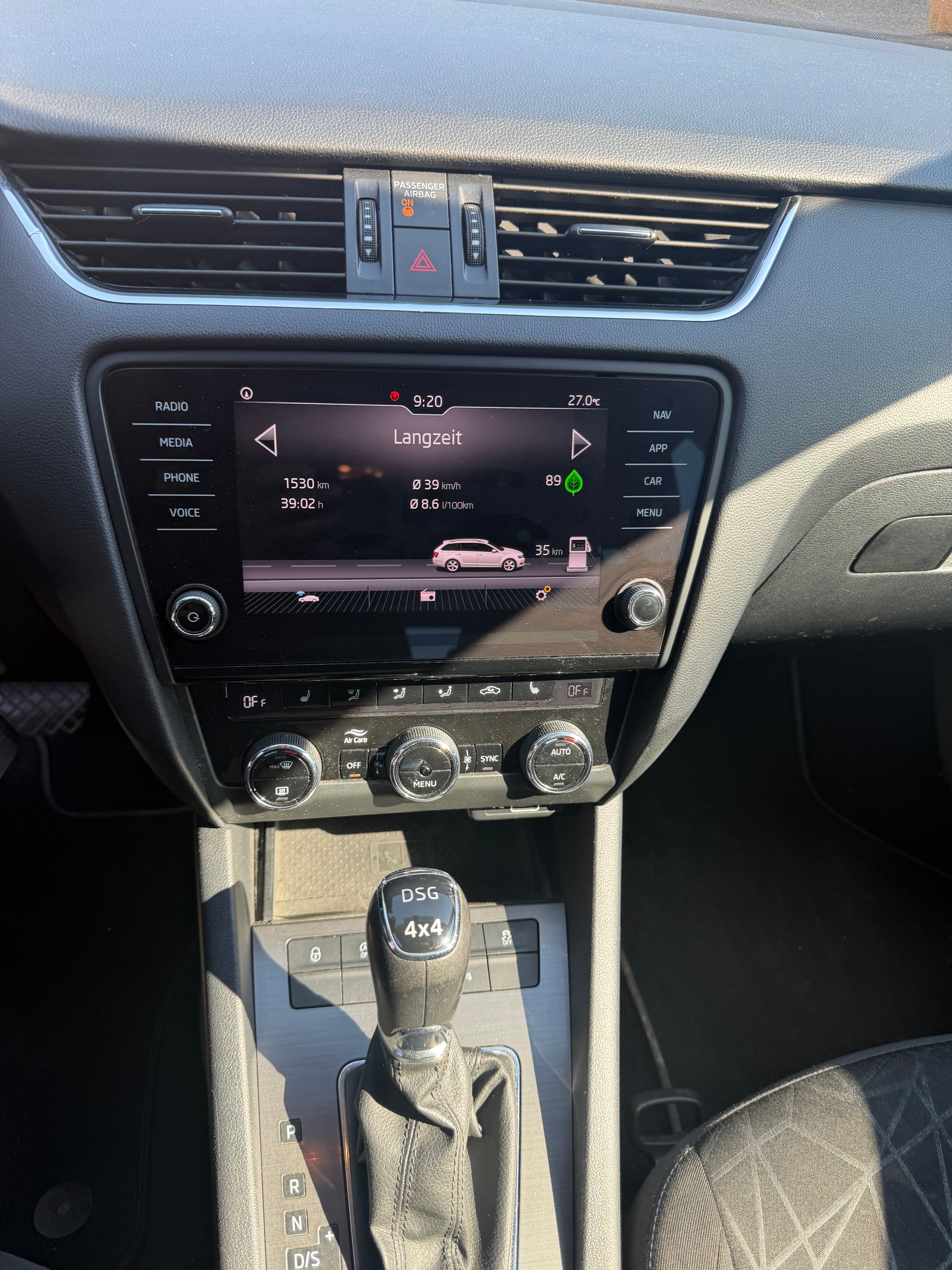 SKODA Octavia Combi 1.8 TSI Style 4x4 DSG-image-9