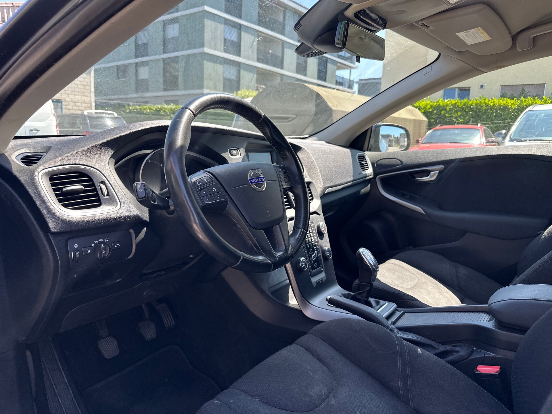 VOLVO V40 D2-showroom-element-1