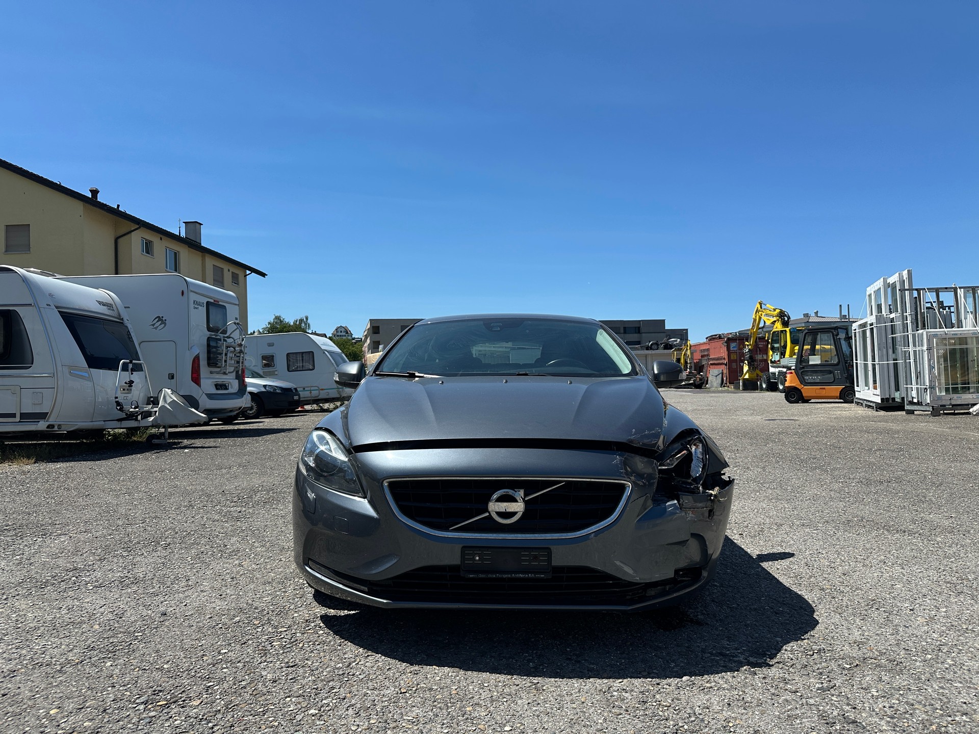VOLVO V40 D2