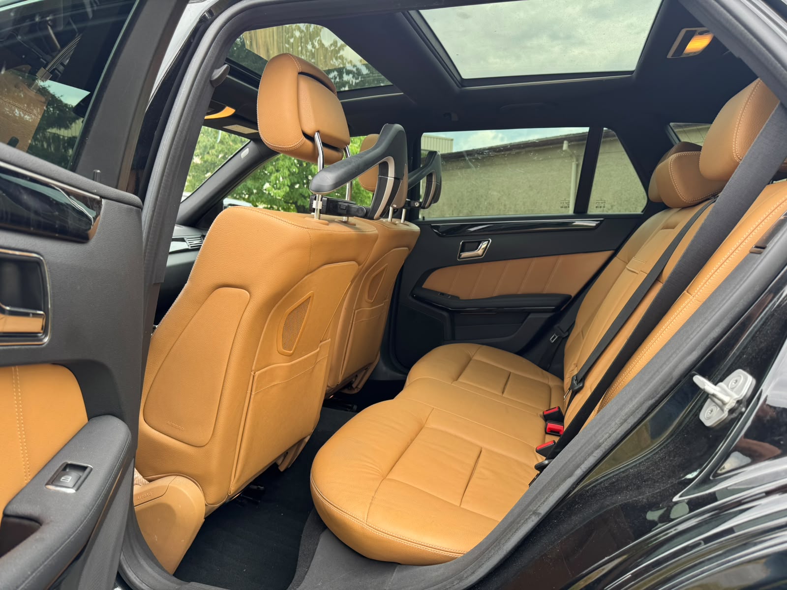 MERCEDES-BENZ E 350 CDI BlueEff. Avantgarde 4Matic 7G-Tronic-image-15