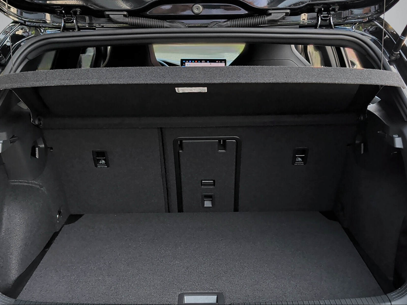 VW Golf 1.5 e TSI mHEV R-Line DSG-image-8