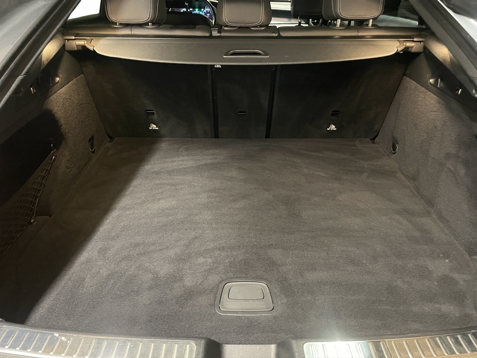 MERCEDES-BENZ GLC 300 4Matic AMG Line 9G-Tronic-image-5