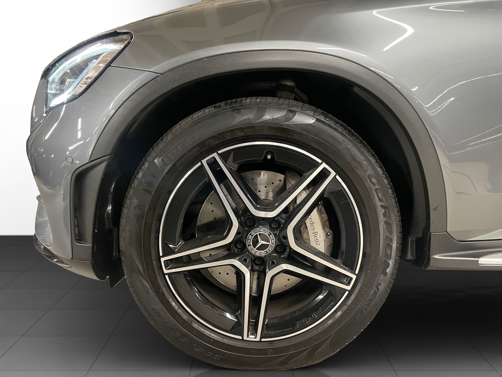 MERCEDES-BENZ GLC 300 4Matic AMG Line 9G-Tronic-image-6