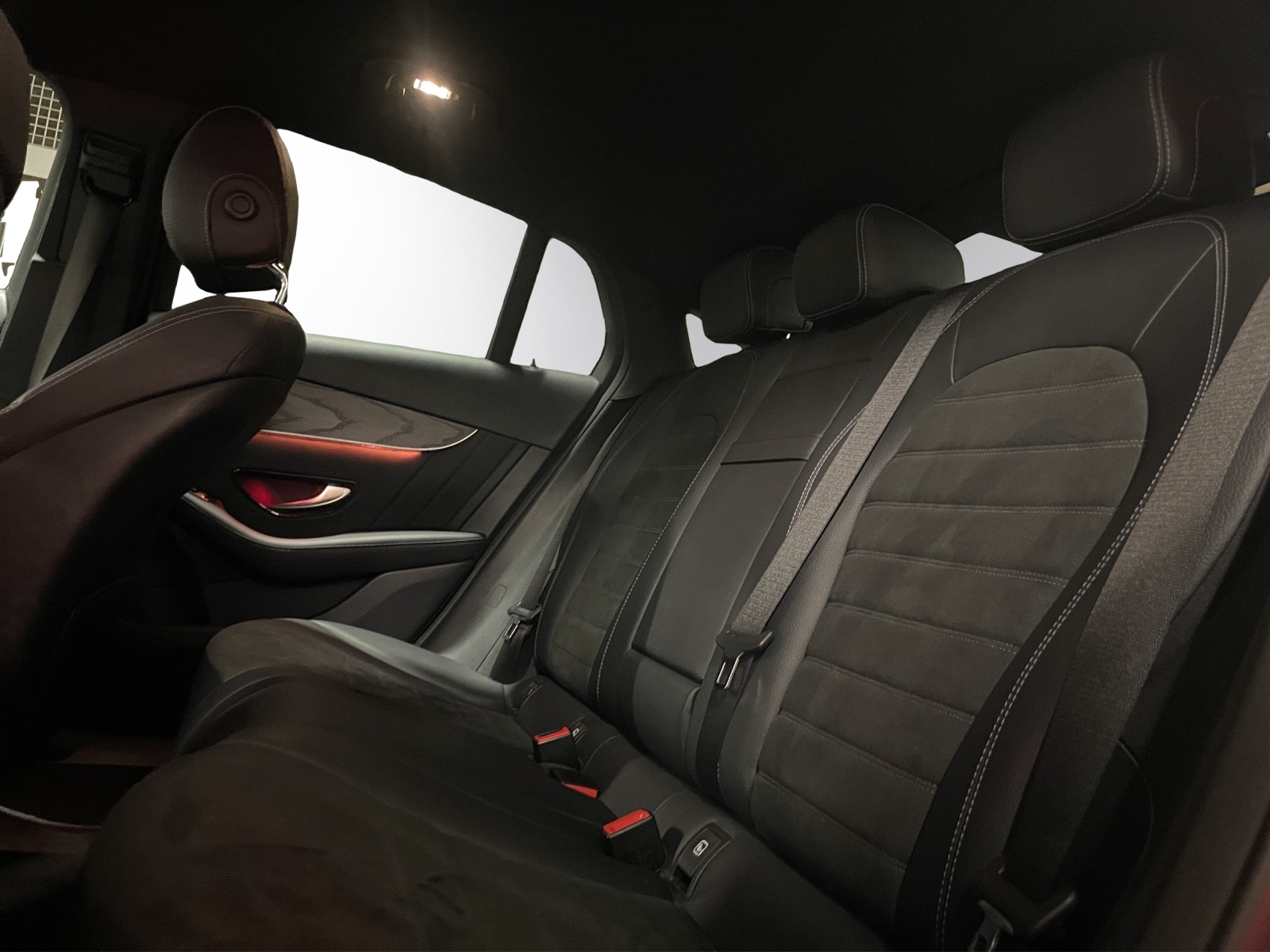 MERCEDES-BENZ GLC 300 4Matic AMG Line 9G-Tronic-image-10