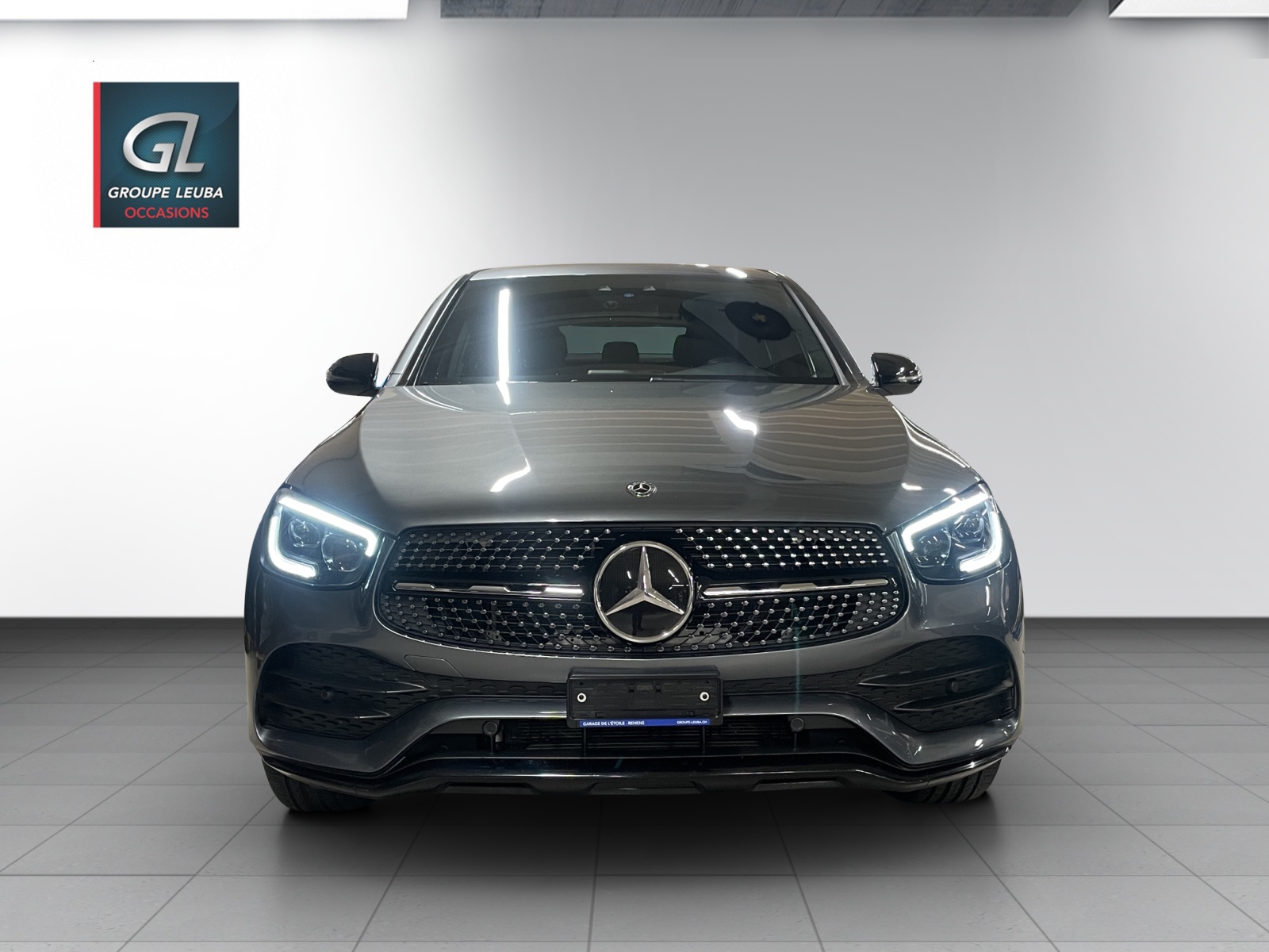 MERCEDES-BENZ GLC 300 4Matic AMG Line 9G-Tronic-showroom-element-1