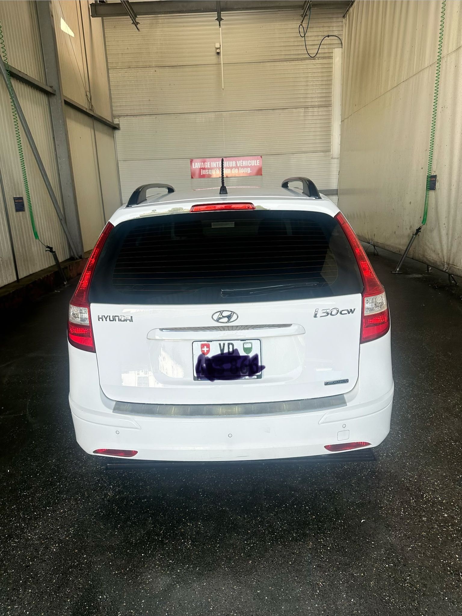 HYUNDAI i30 Wagon 1.6 CRDi Style Automatic-image-6