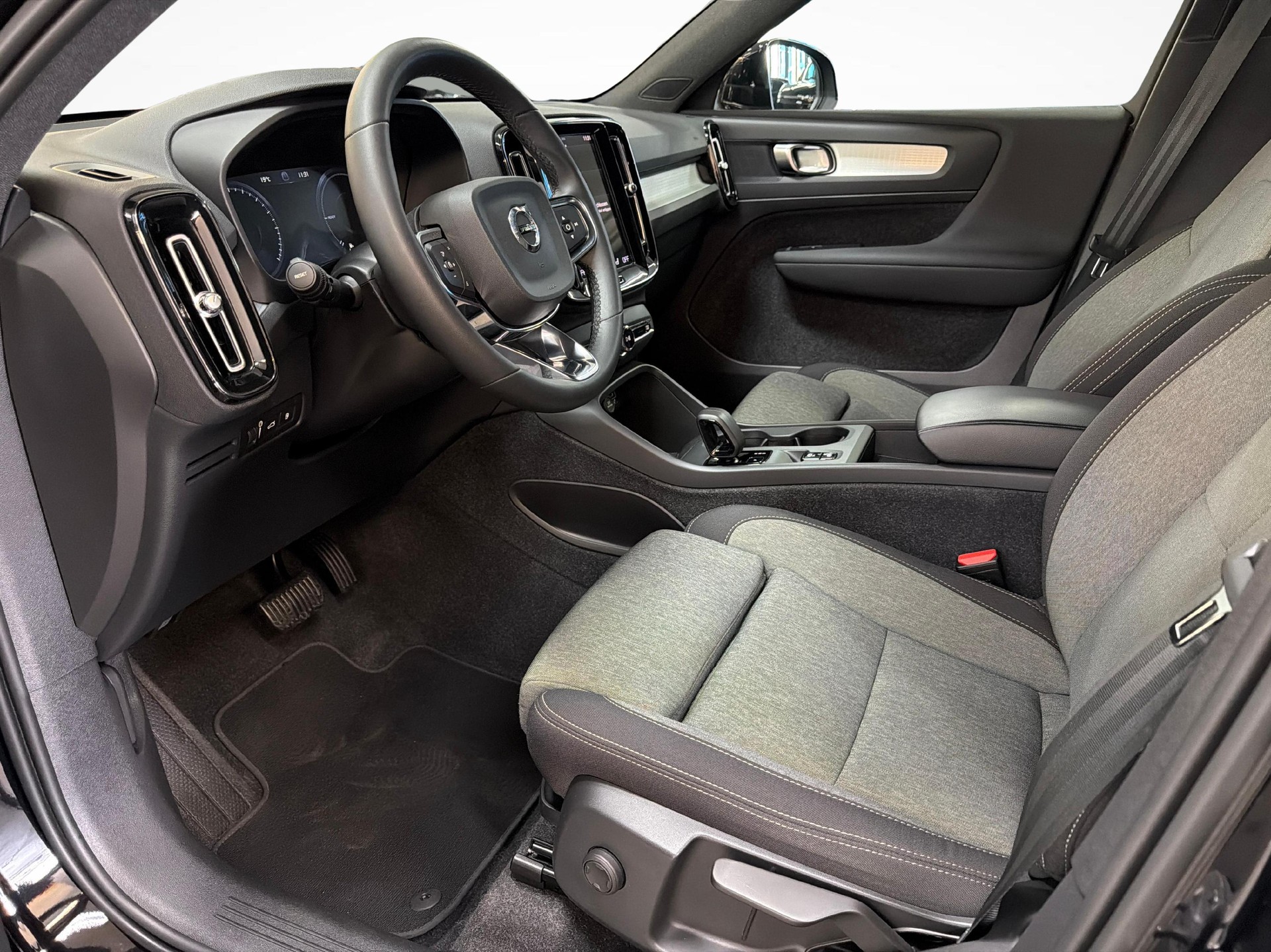 VOLVO XC40 1.5 T4 PiH Core-image-11