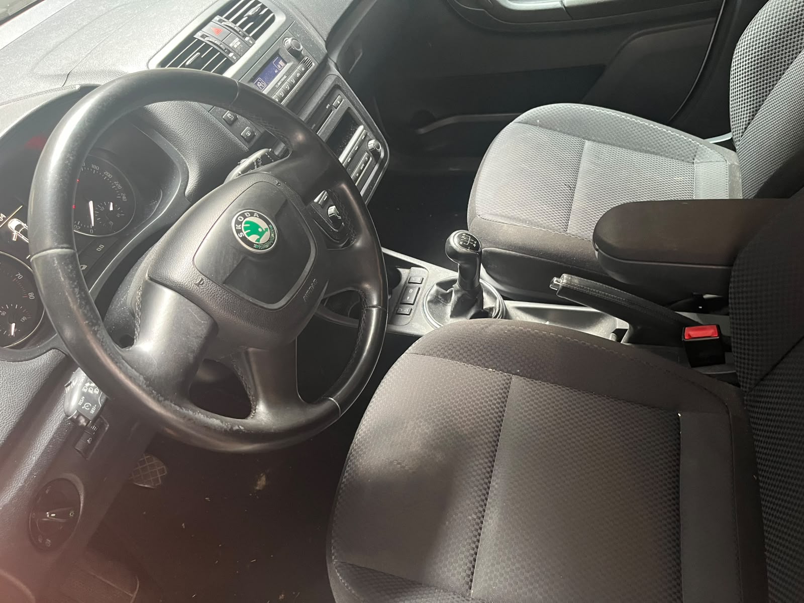 SKODA Fabia 1.2 TSI Ambiente-image-3