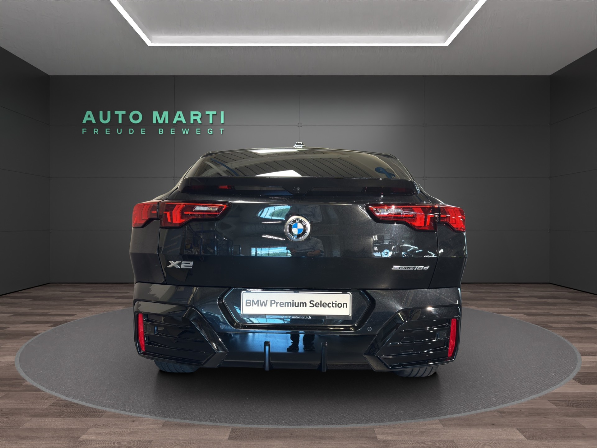 BMW X2 18d sDrive M Sport-showroom-element-3