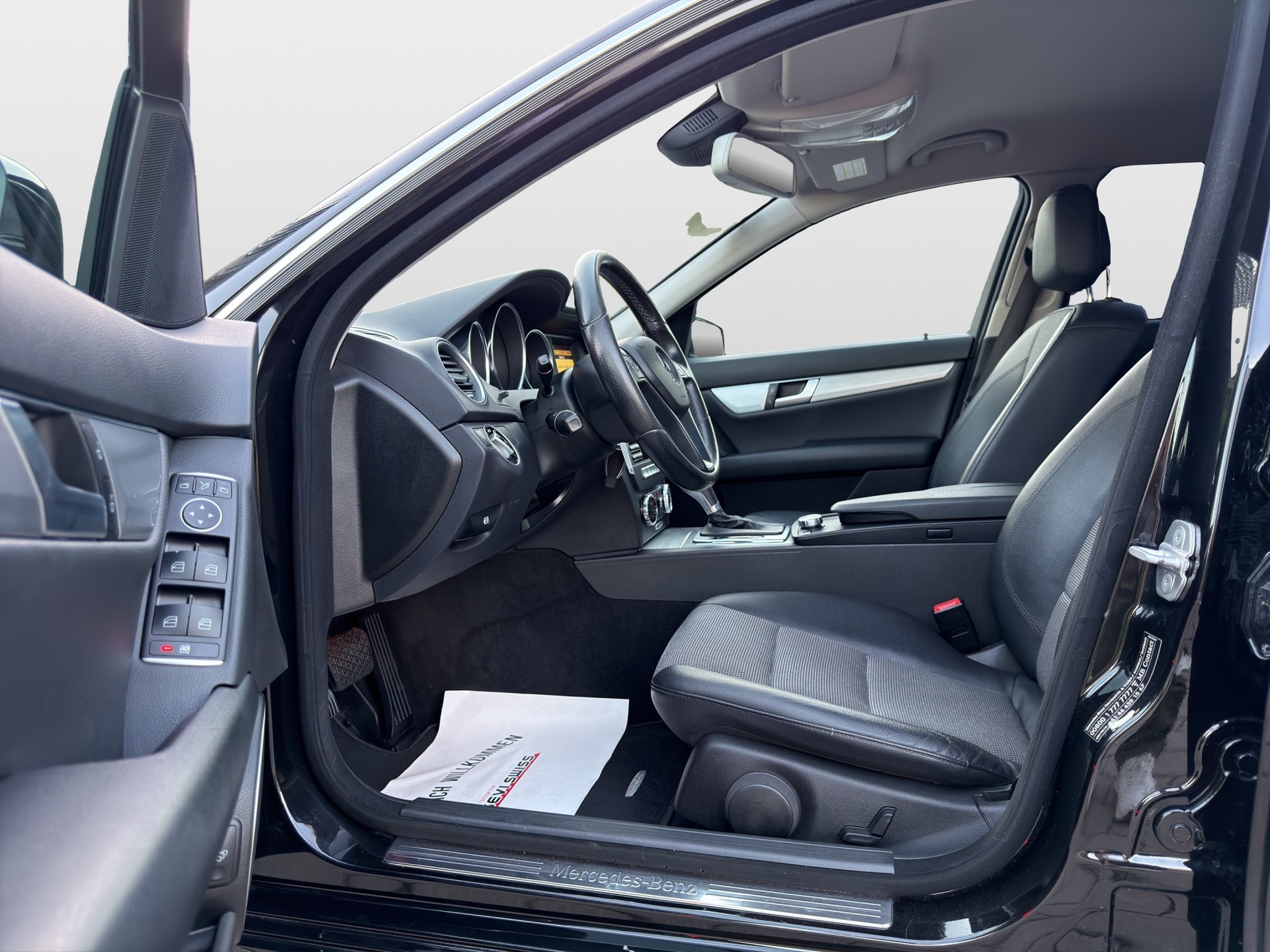 MERCEDES-BENZ C 250 Avantgarde 7G-Tronic-image-9