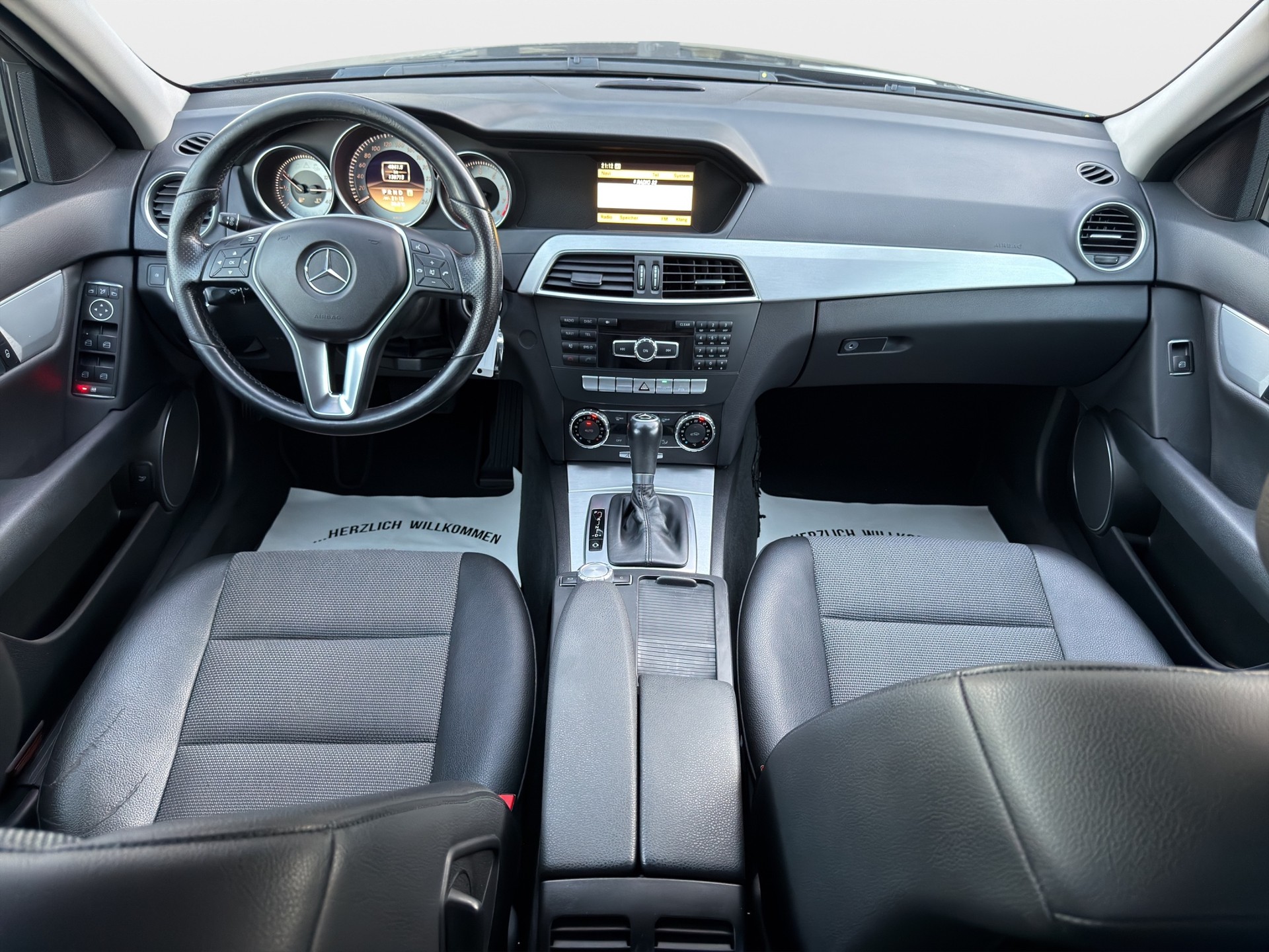 MERCEDES-BENZ C 250 Avantgarde 7G-Tronic-image-11