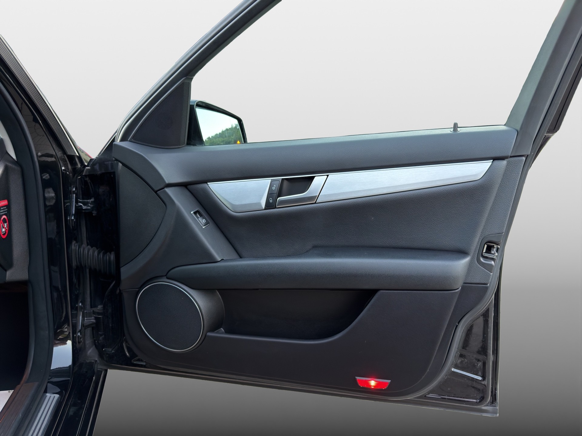 MERCEDES-BENZ C 250 Avantgarde 7G-Tronic-image-17