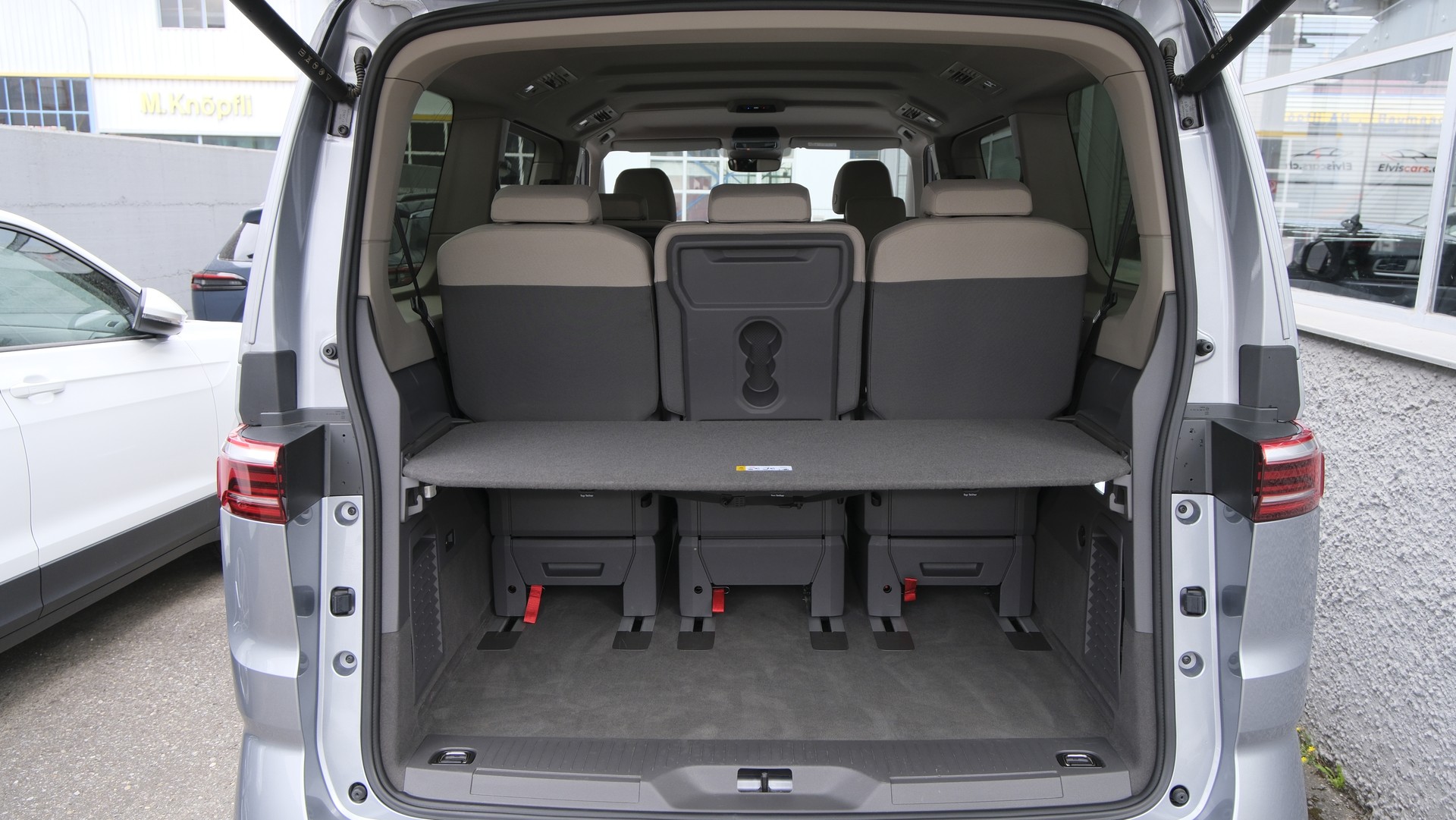 VW Multivan 2.0 TDI Life Edition DSG Lang *vis a vis Sitze *-image-19