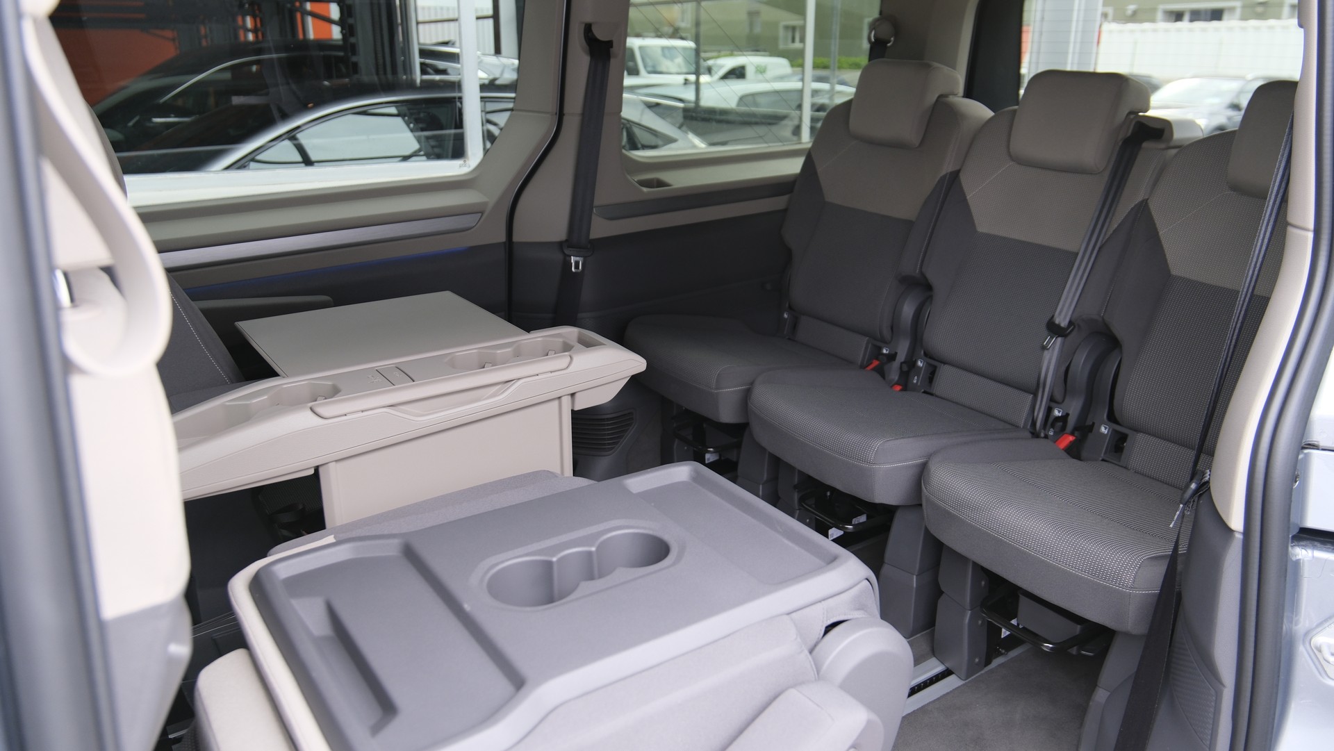 VW Multivan 2.0 TDI Life Edition DSG Lang *vis a vis Sitze *-image-8
