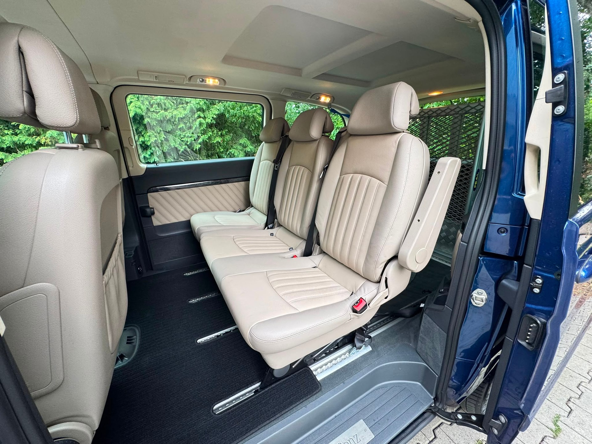 MERCEDES-BENZ Viano 3.0 CDI Blue Efficiency Ambiente A-image-14