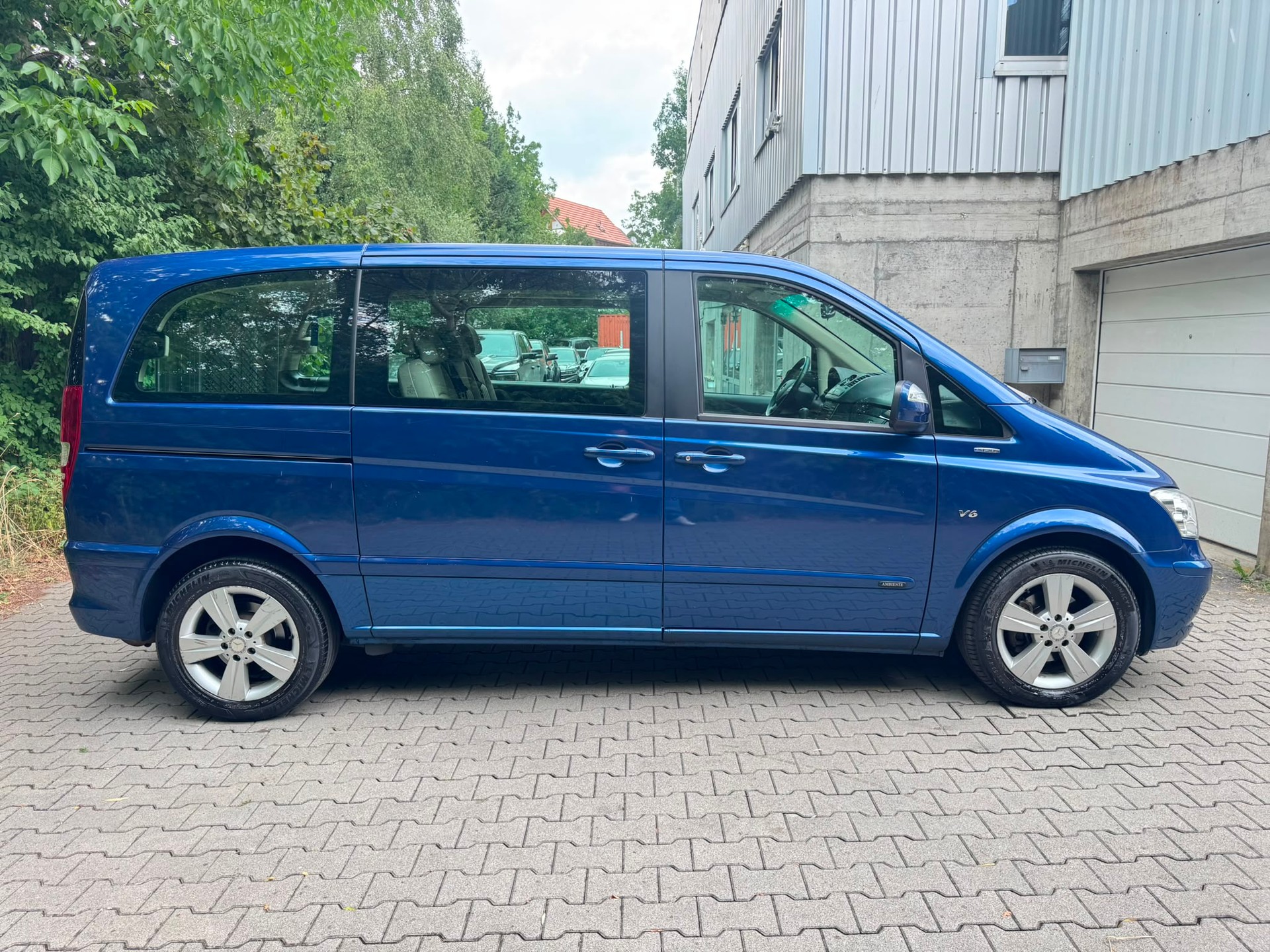 MERCEDES-BENZ Viano 3.0 CDI Blue Efficiency Ambiente A-image-7