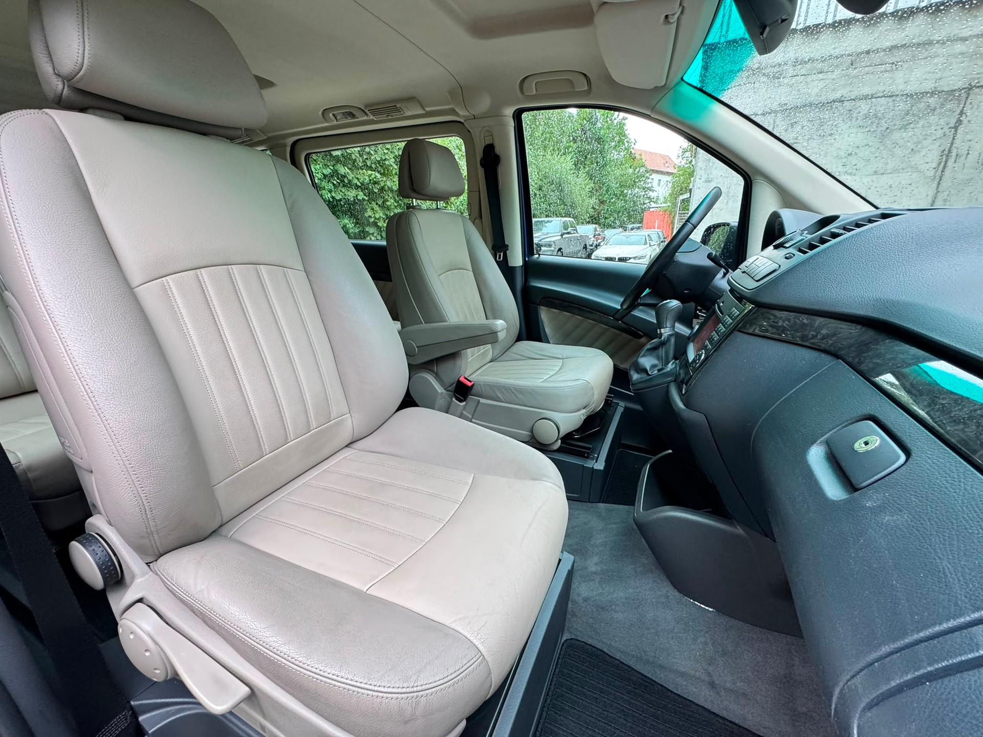 MERCEDES-BENZ Viano 3.0 CDI Blue Efficiency Ambiente A-image-23