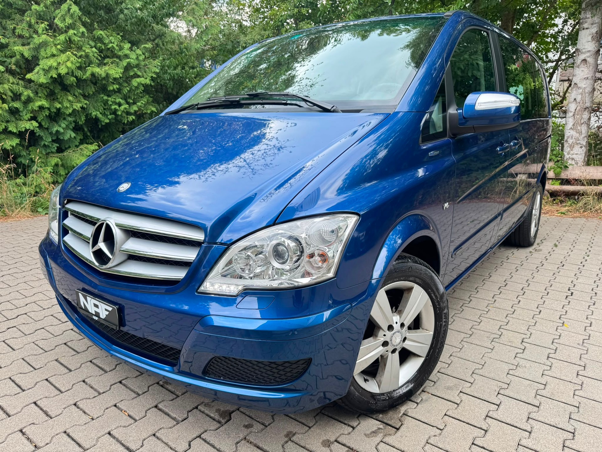 MERCEDES-BENZ Viano 3.0 CDI Blue Efficiency Ambiente A-image-0