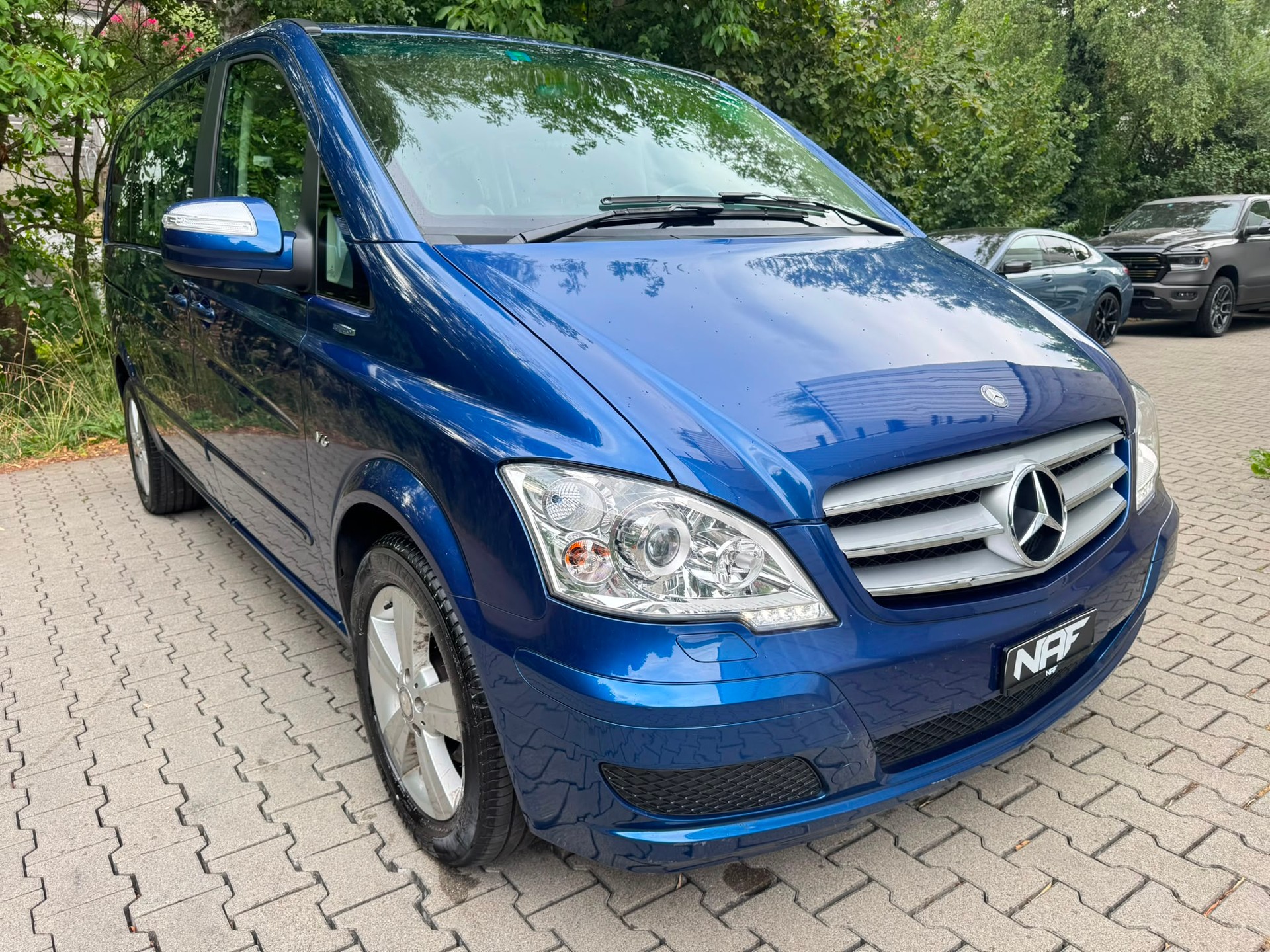 MERCEDES-BENZ Viano 3.0 CDI Blue Efficiency Ambiente A-image-9