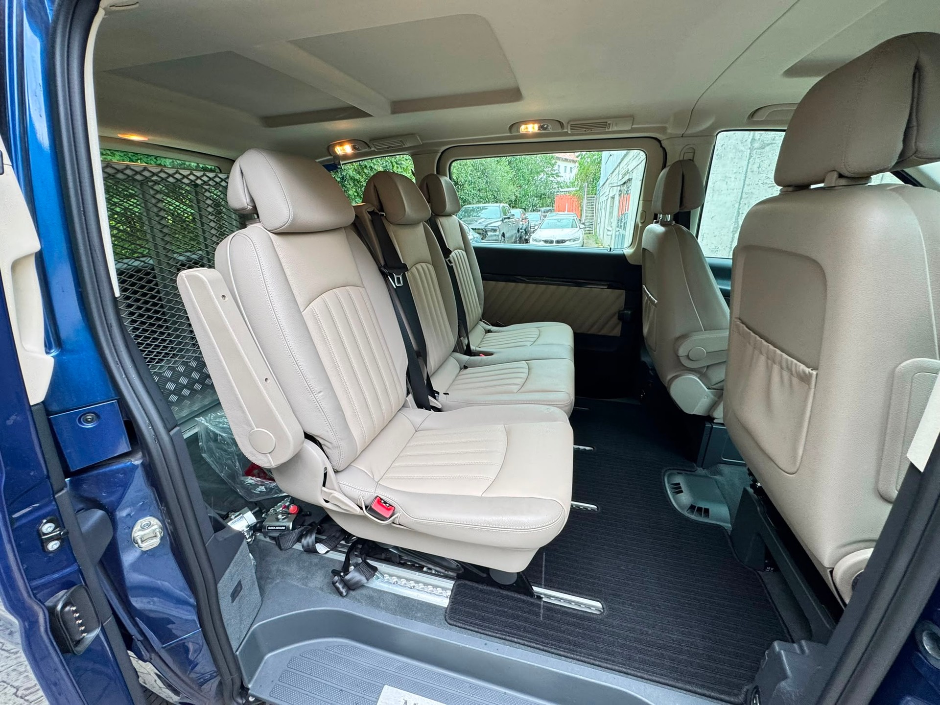 MERCEDES-BENZ Viano 3.0 CDI Blue Efficiency Ambiente A-image-21