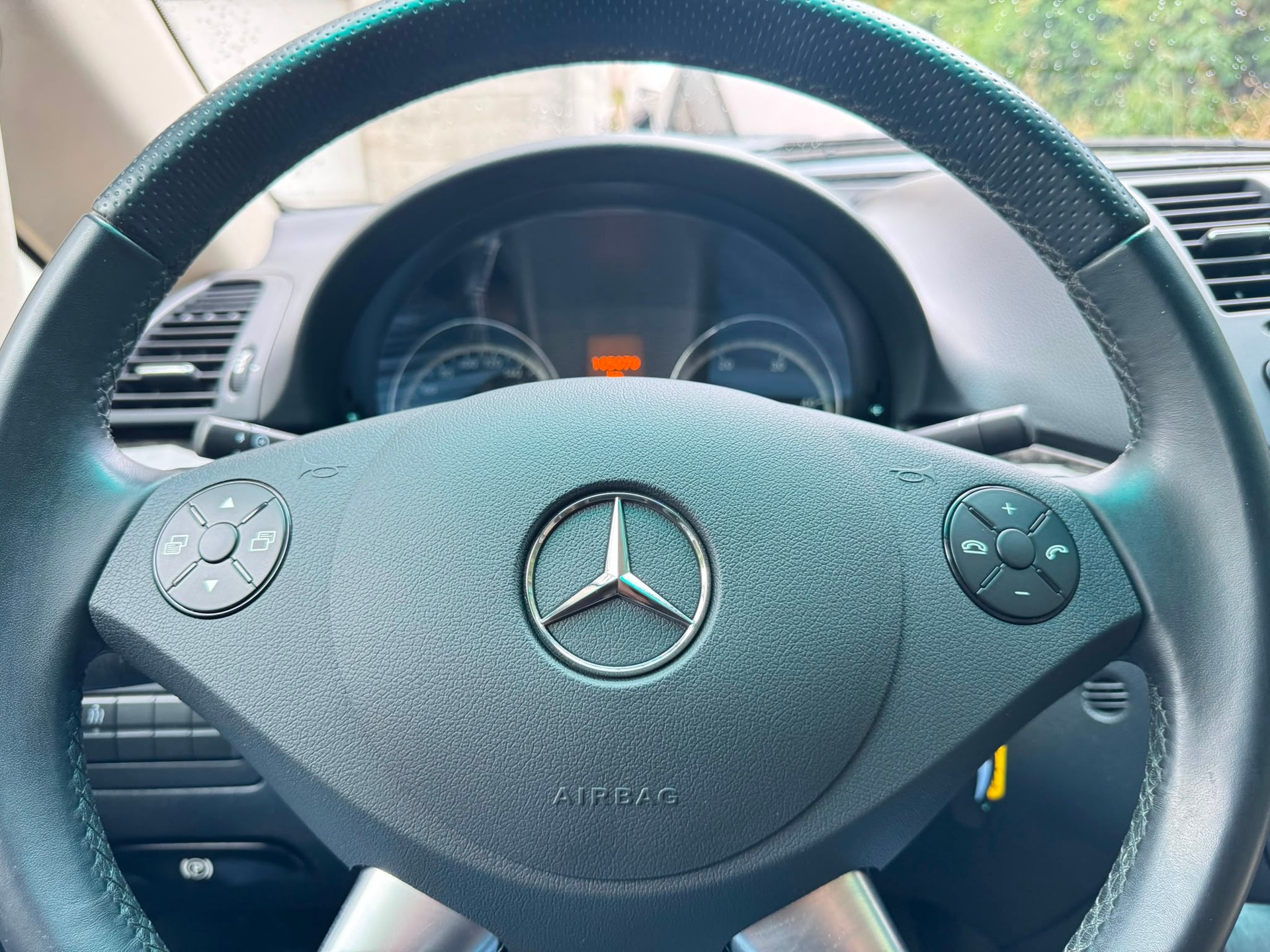 MERCEDES-BENZ Viano 3.0 CDI Blue Efficiency Ambiente A-image-29