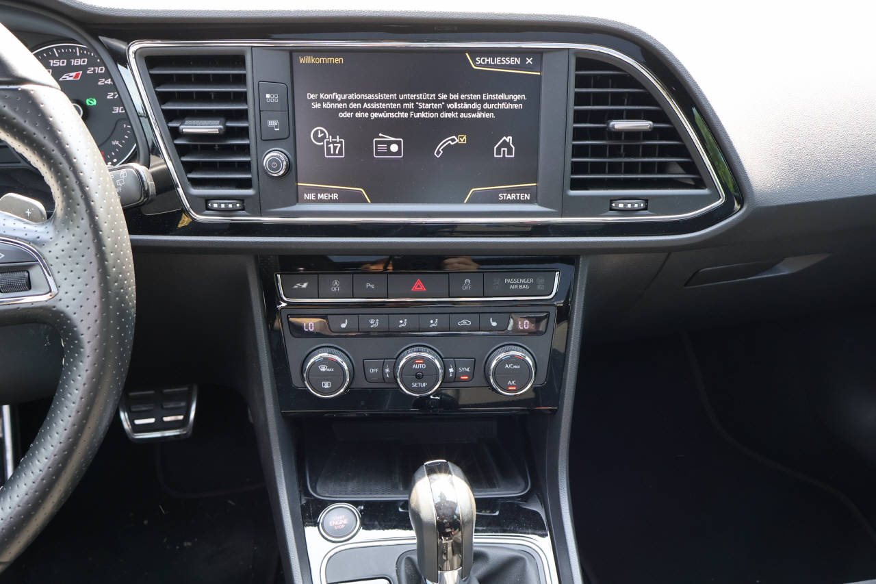 SEAT Leon ST 2.0 TSI 300 Cupra 4Drive DSG-image-11