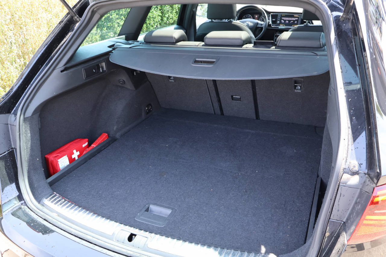 SEAT Leon ST 2.0 TSI 300 Cupra 4Drive DSG-image-4