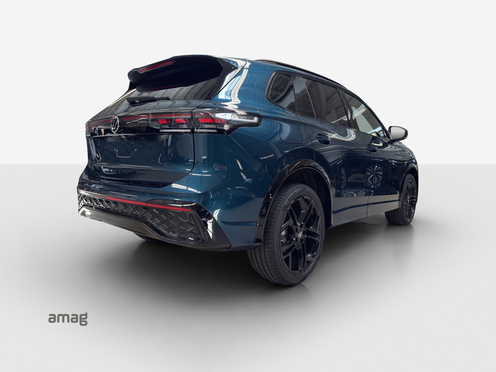 VW Tiguan 2.0 TSI DSG R-Line 4Motion-image-4