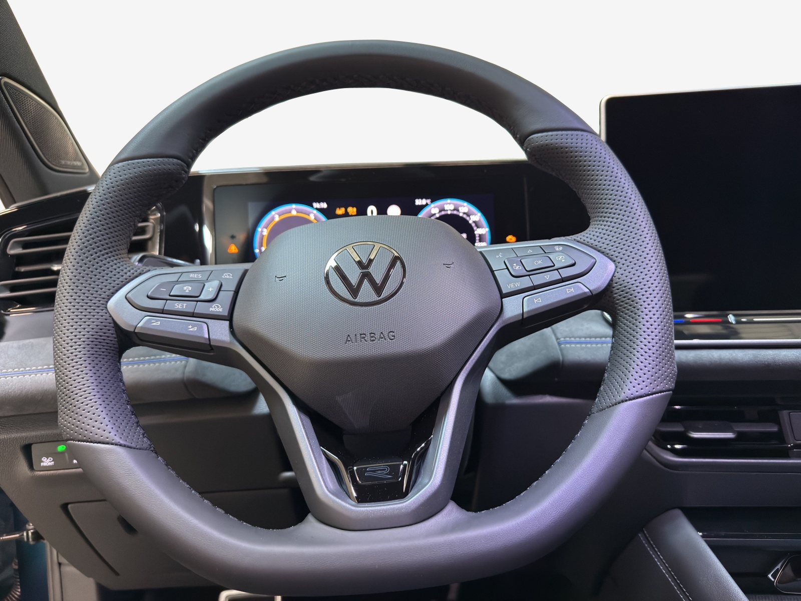 VW Tiguan 2.0 TSI DSG R-Line 4Motion-image-9