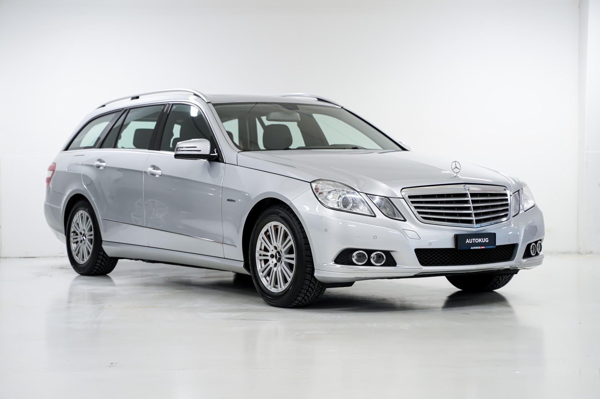 MERCEDES-BENZ E 350 CGI BlueEfficiency Avantgarde 7G-Tronic-image-2