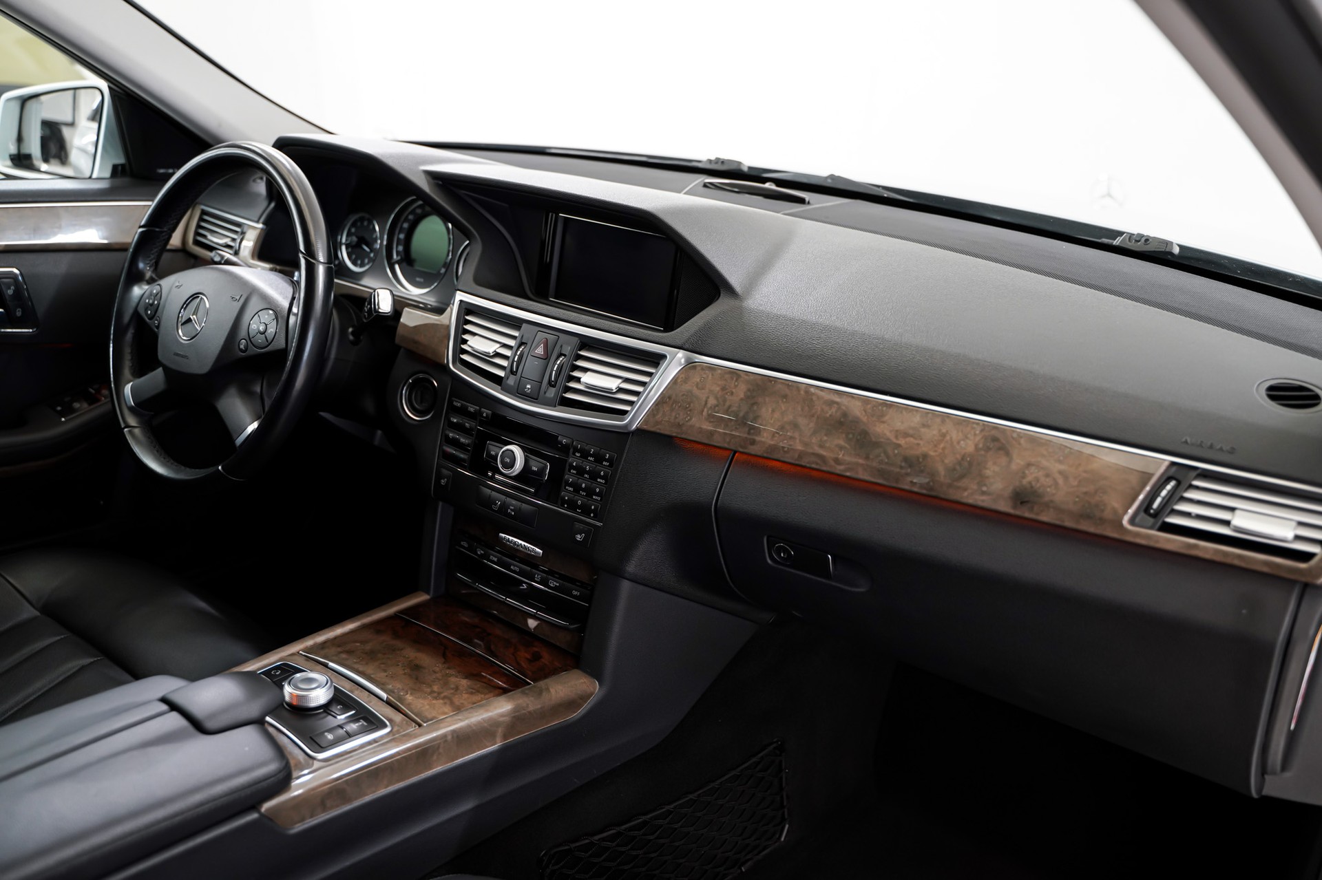 MERCEDES-BENZ E 350 CGI BlueEfficiency Avantgarde 7G-Tronic-image-16