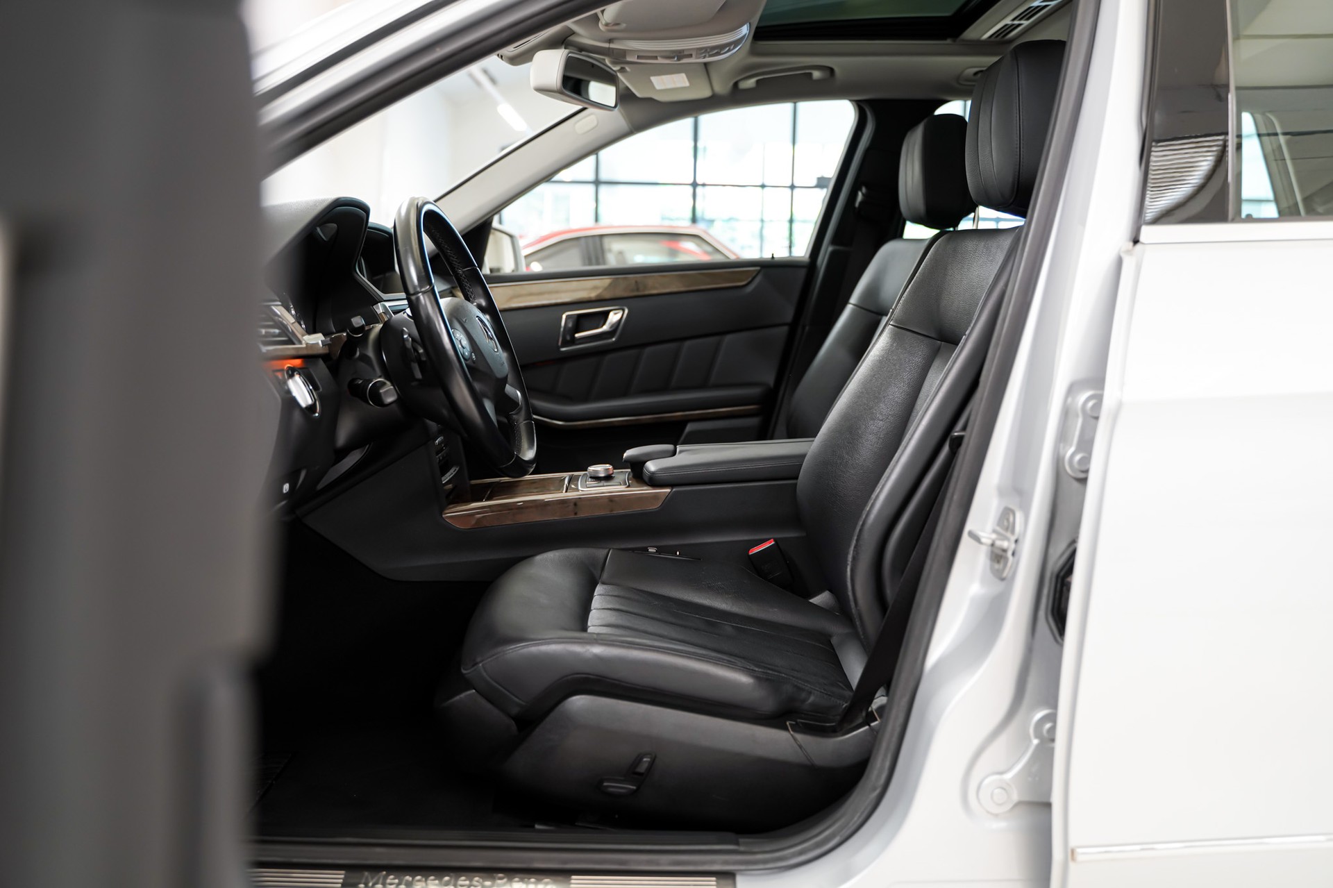 MERCEDES-BENZ E 350 CGI BlueEfficiency Avantgarde 7G-Tronic-image-10
