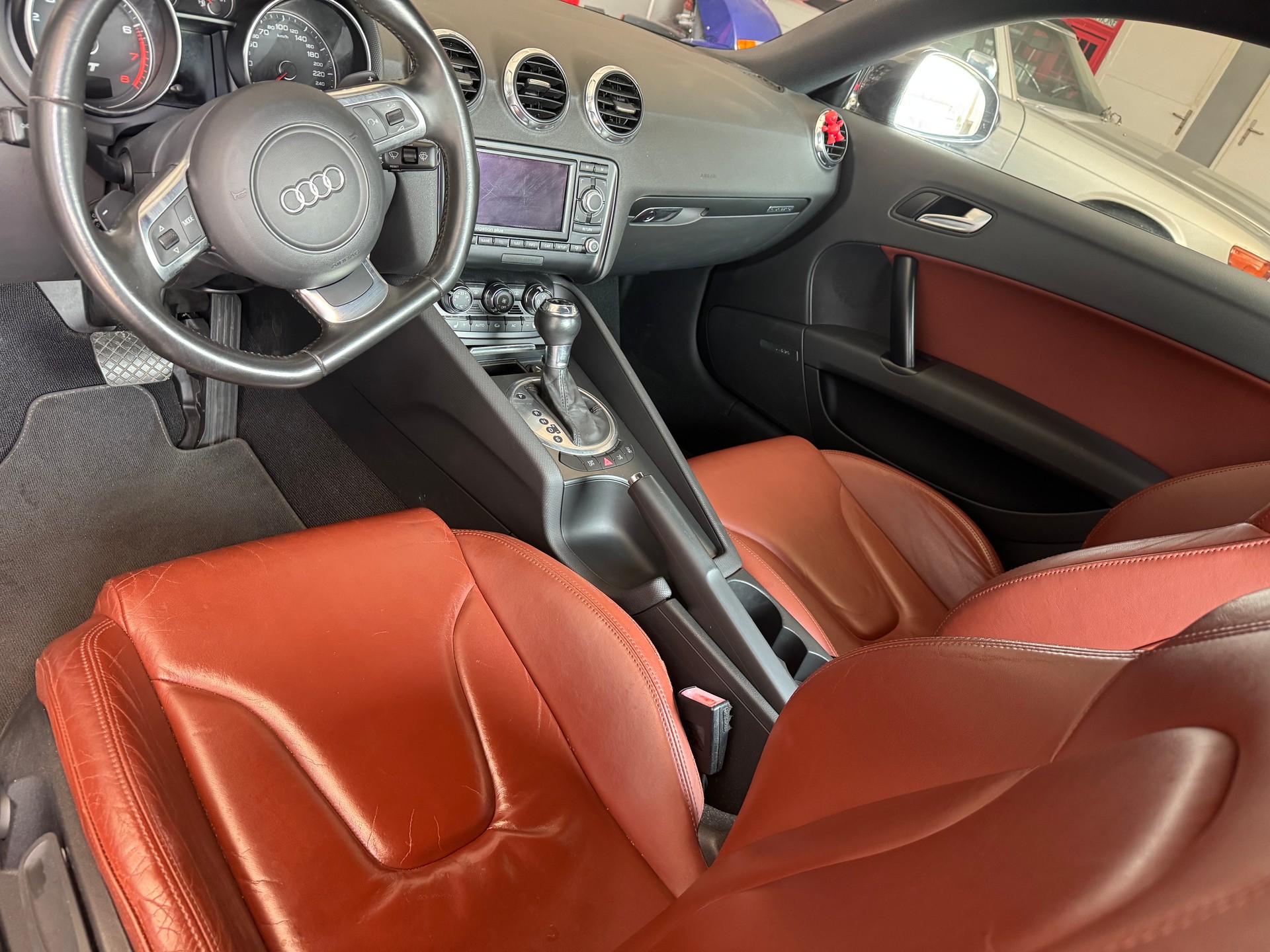 AUDI TT Coupé 2.0 TFSI quattro S-tronic-image-6