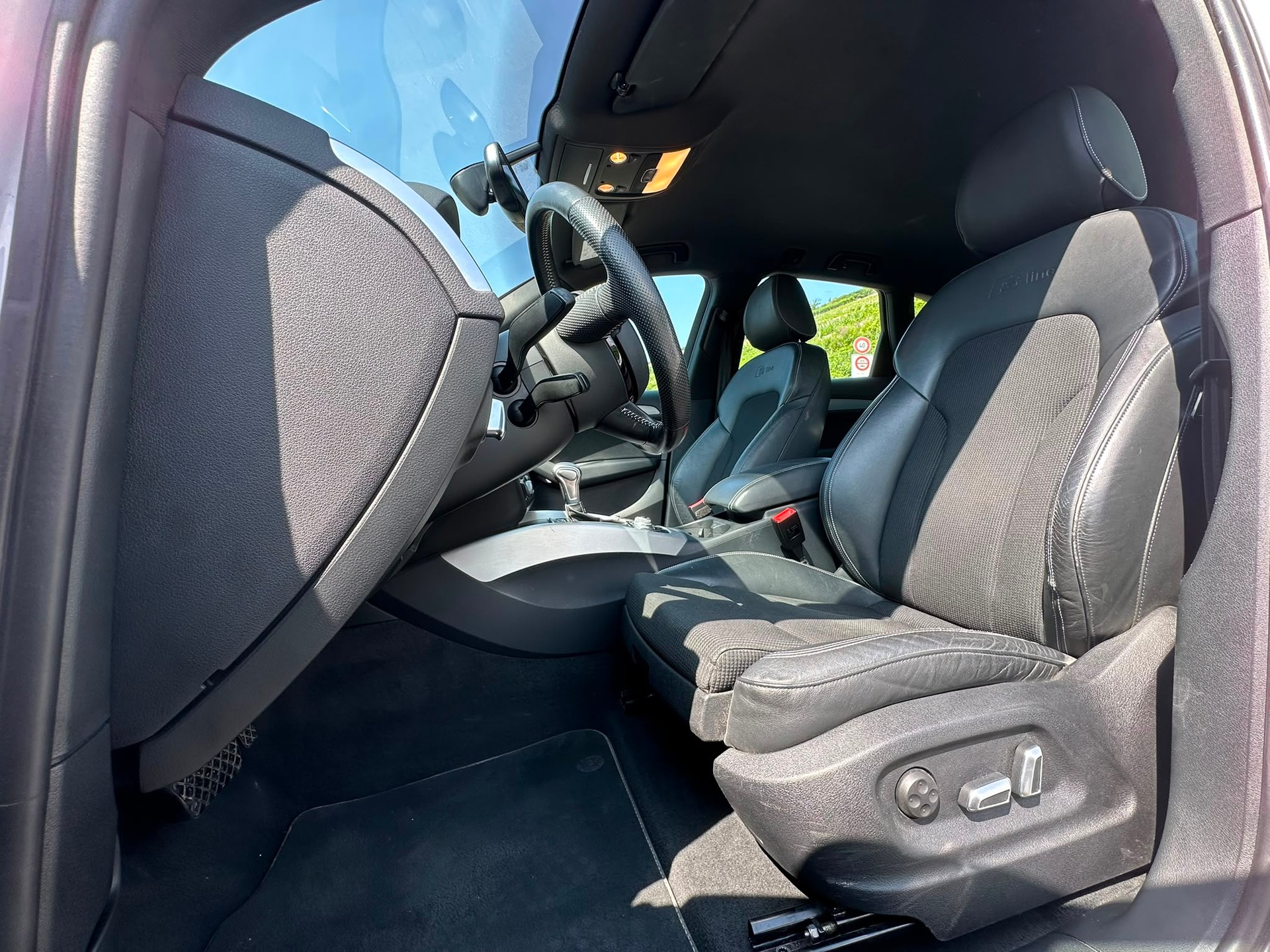 AUDI Q5 2.0 TDI quattro S-tronic-image-10