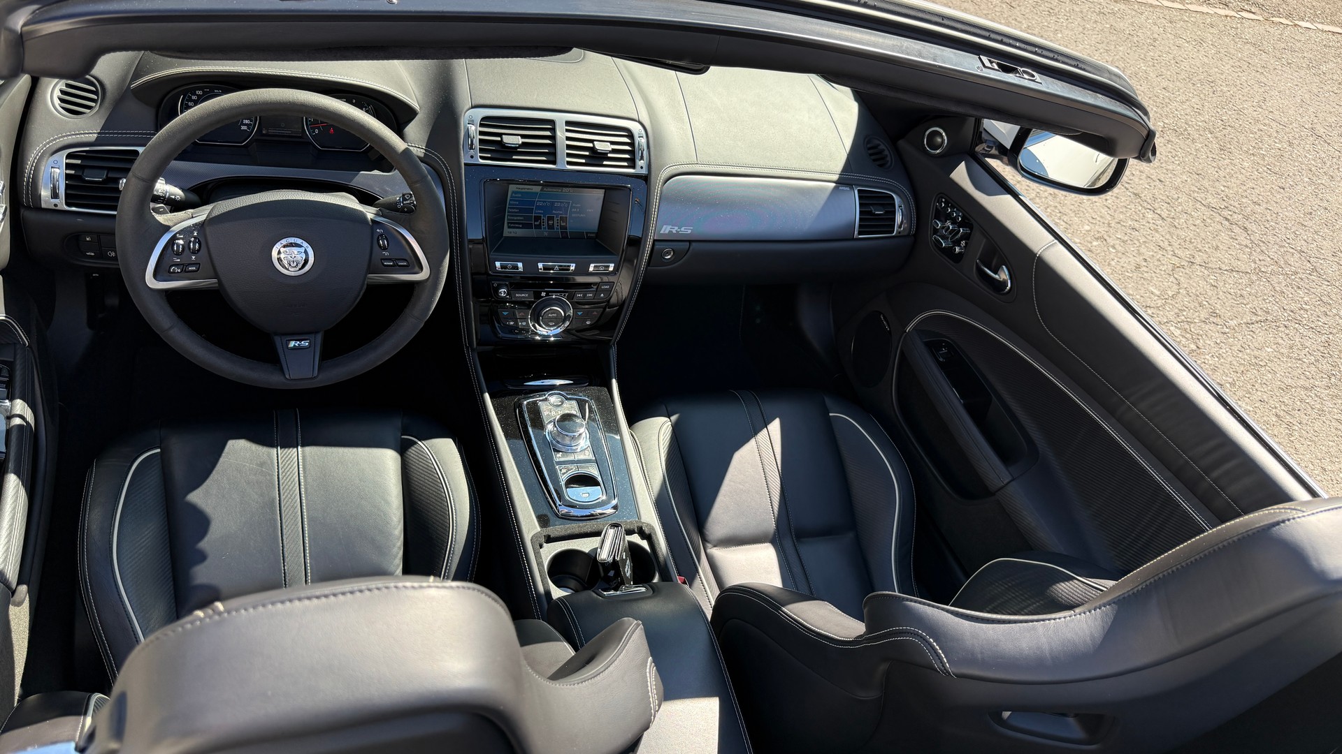 JAGUAR XKR-S 5.0 V8 Supercharged-image-5