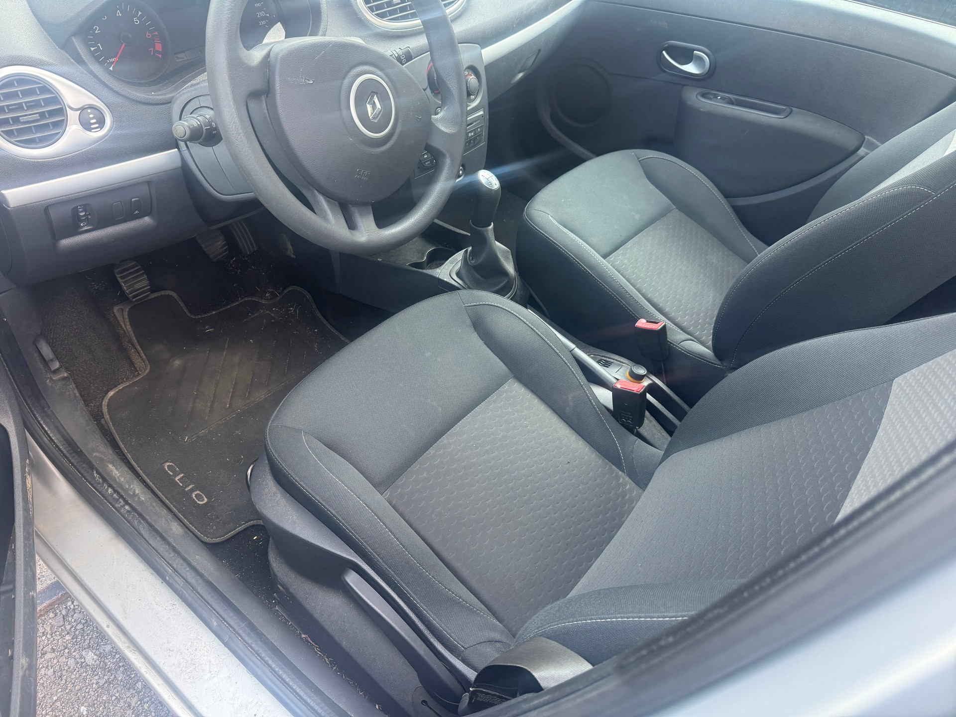 RENAULT Clio 1.2 16V Turbo Exception-image-4