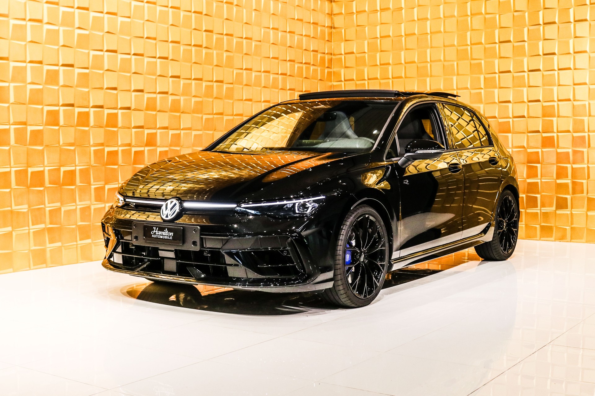 VW Golf R 8.5 TSI DSG 4 Motion (NEW CAR)-showroom-element-3