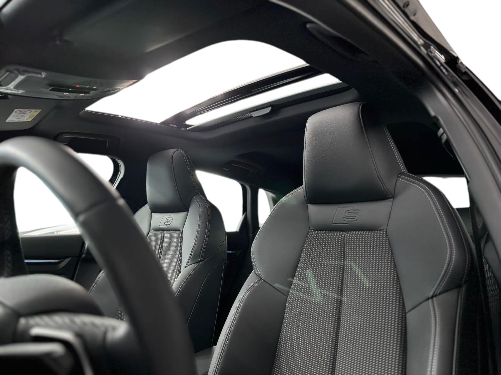 AUDI A3 Sportback TFSI 110 kW S line S tronic-image-17