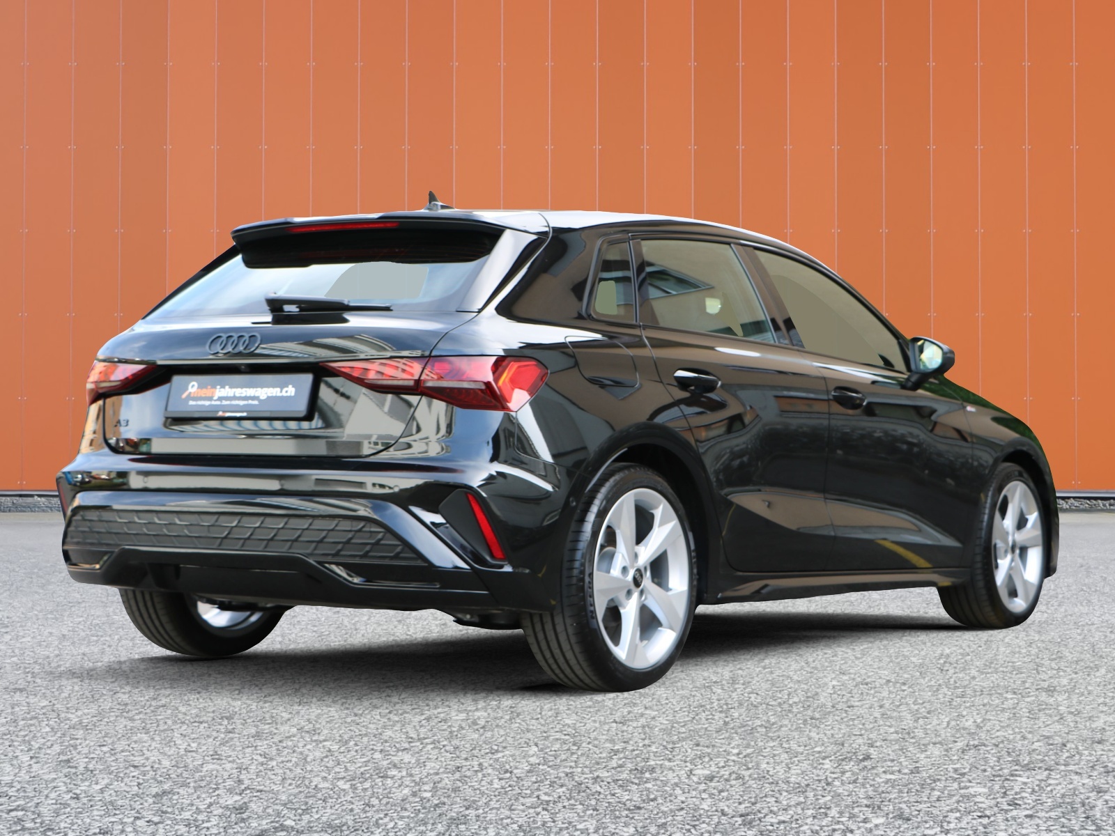 AUDI A3 Sportback TFSI 110 kW S line S tronic-image-1