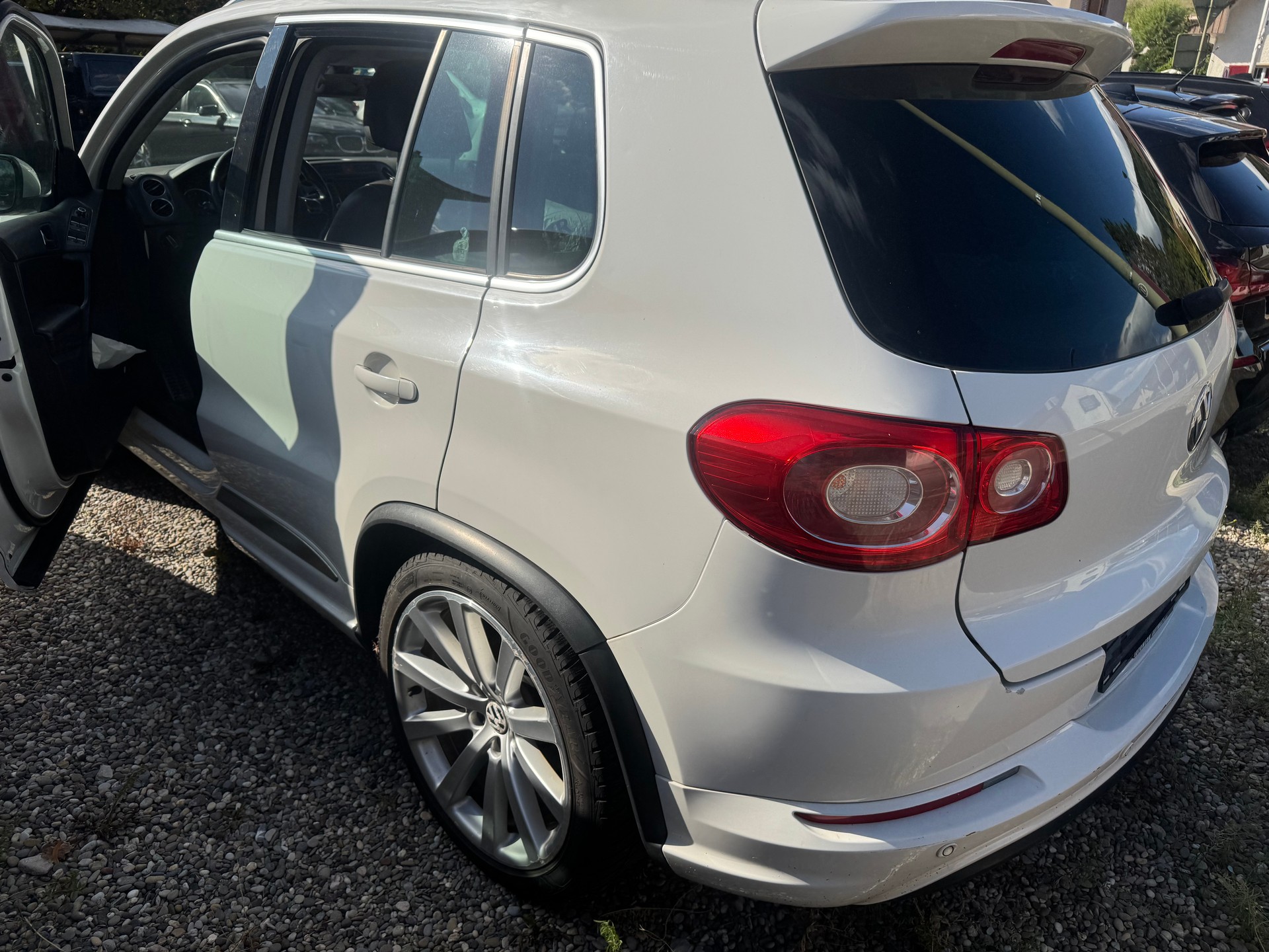 VW Tiguan 2.0 TSI Sport&Style DSG-image-4