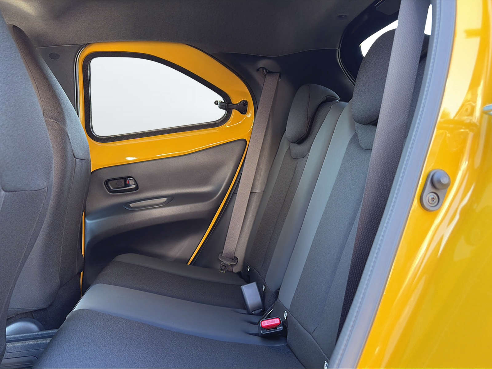 TOYOTA Aygo X 1.5 GR Sport e-CVT-image-8