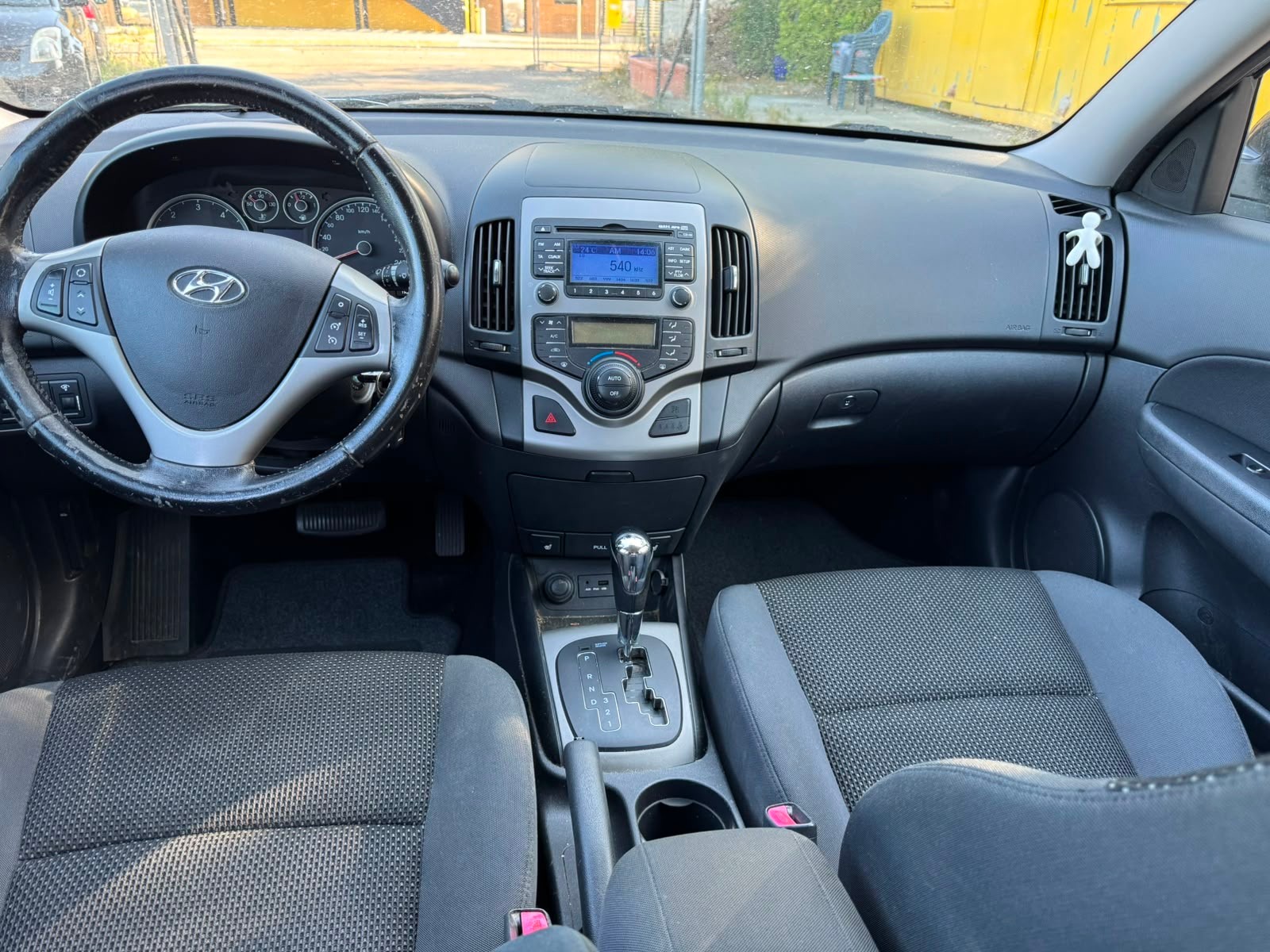 HYUNDAI i30 Wagon 1.6 CRDi Style Automatic-image-6