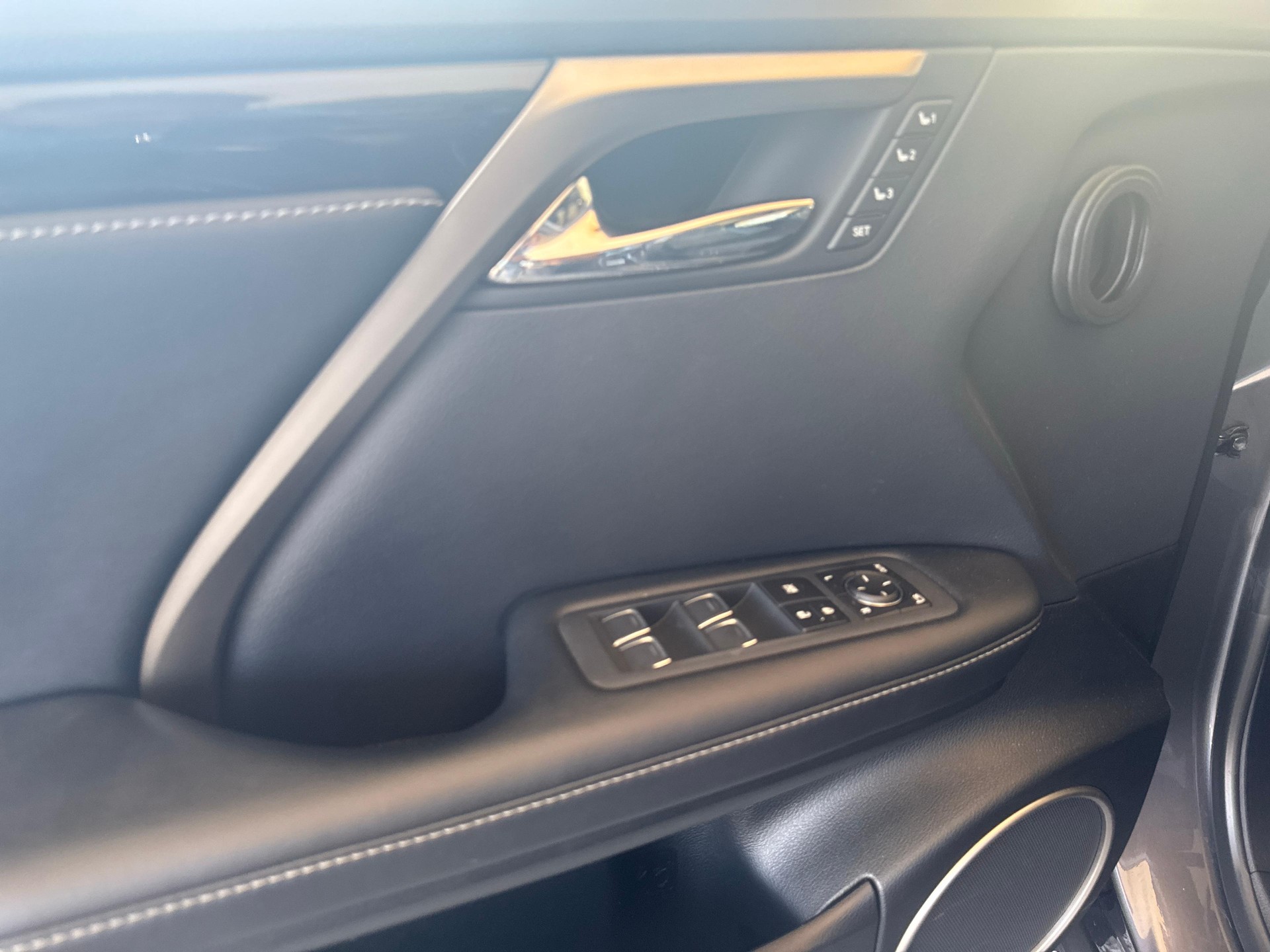 LEXUS RX 450h X-image-12